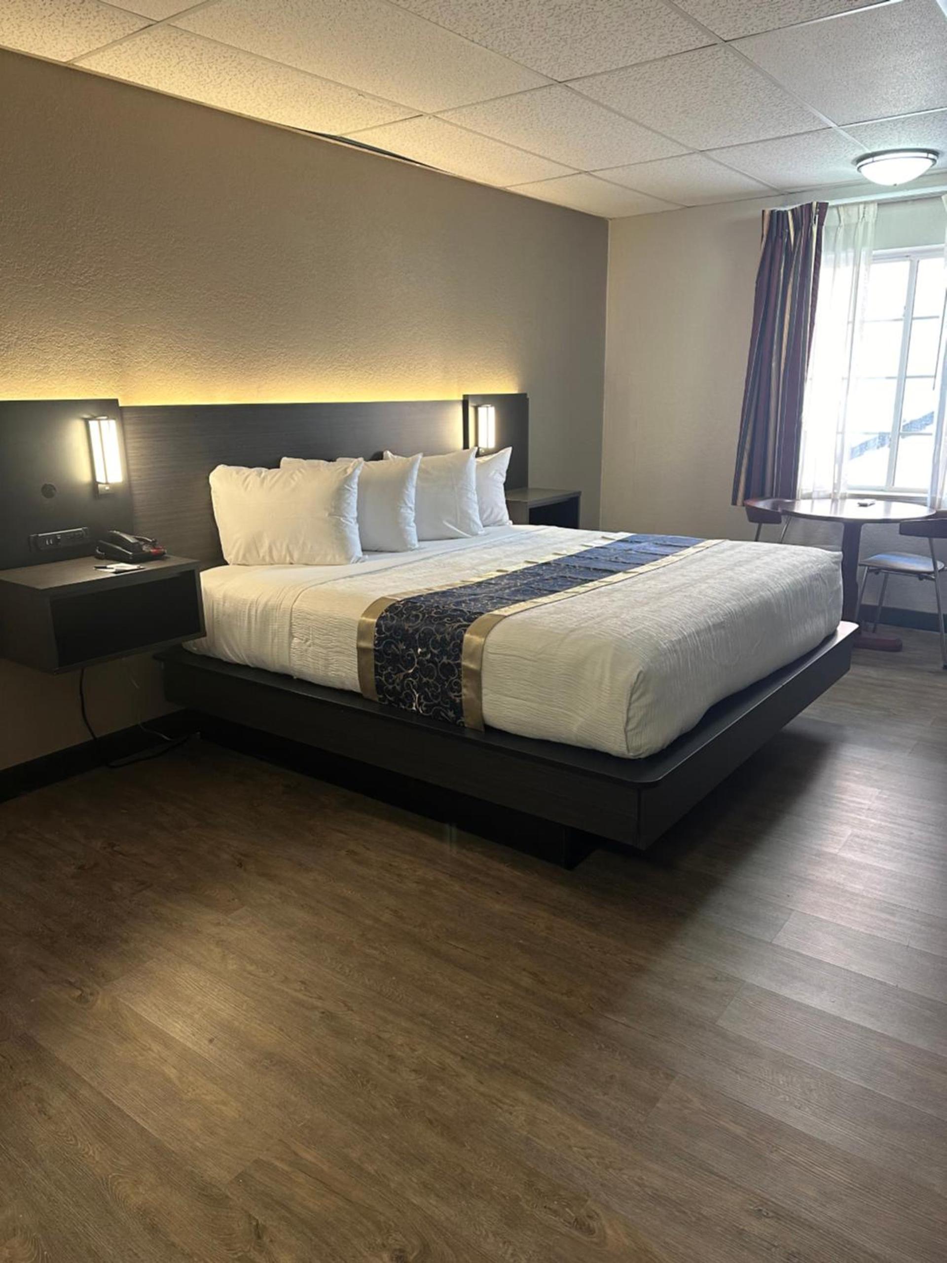 Baymont by Wyndham Deming photo 14