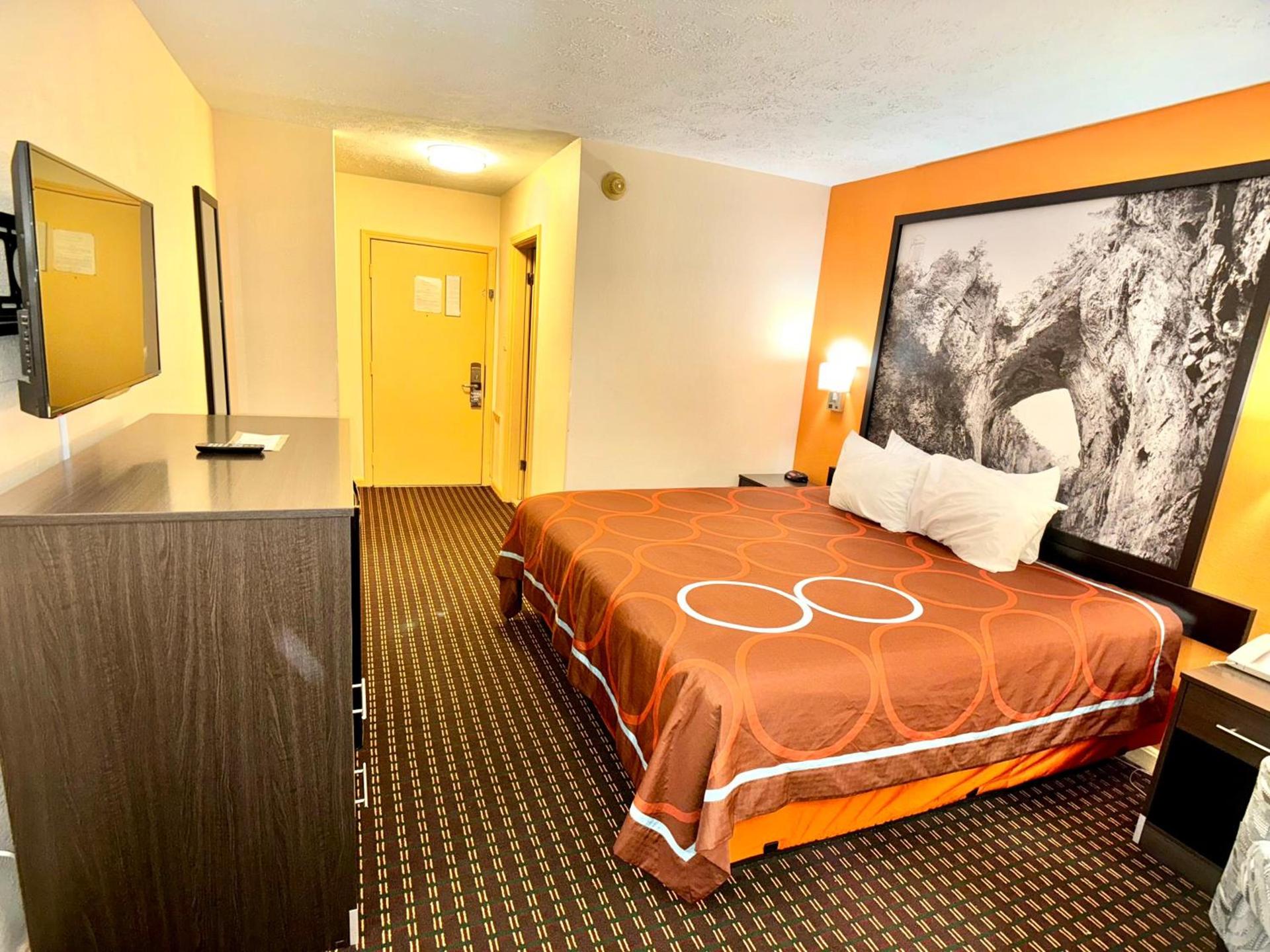 Super 8 by Wyndham Hillsville photo 30