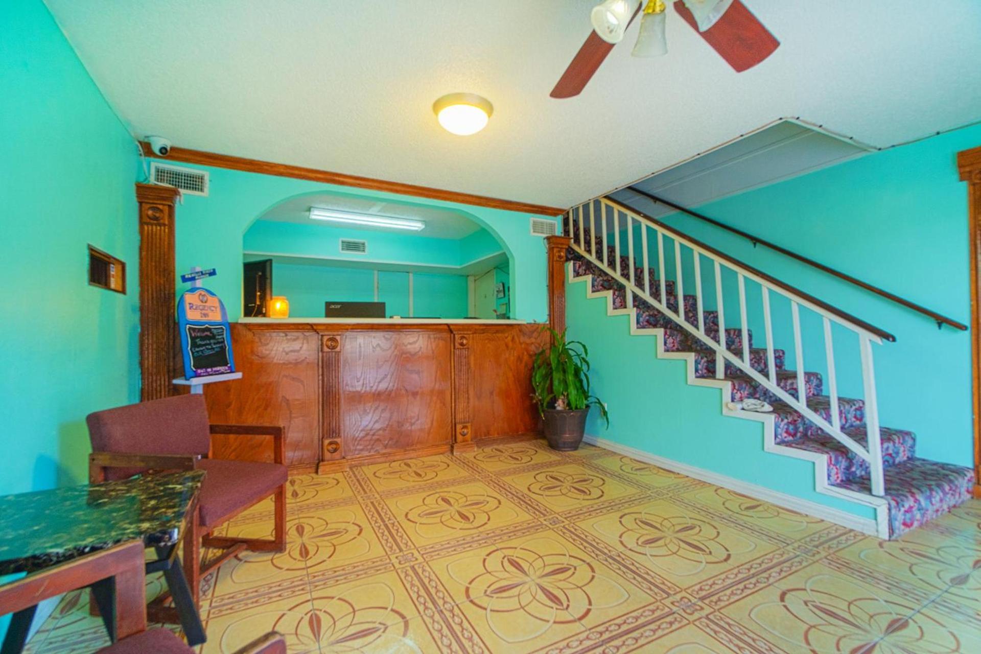 Regency Inn Three Rivers I-37 photo 2