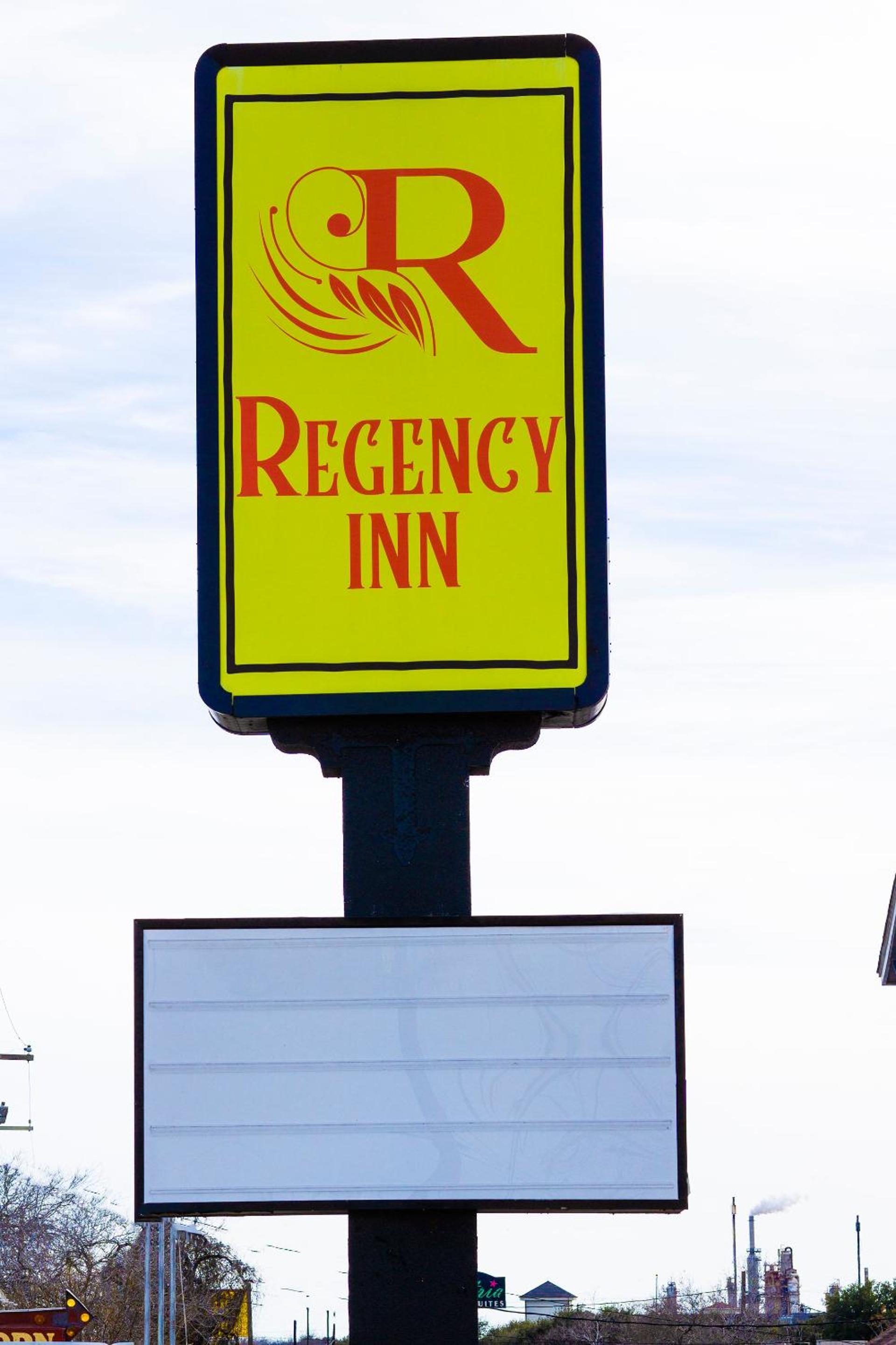 Regency Inn Three Rivers I-37 photo 27