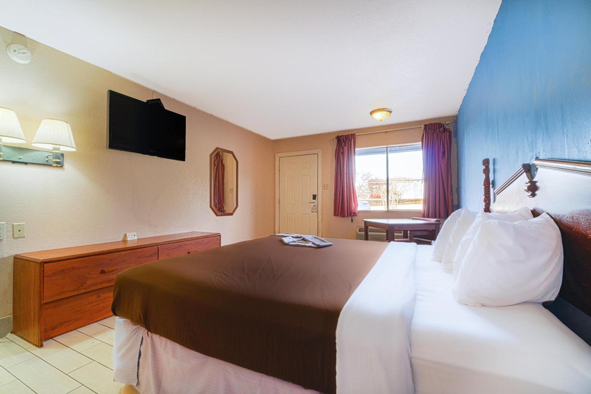 Regency Inn Three Rivers I-37 photo 60