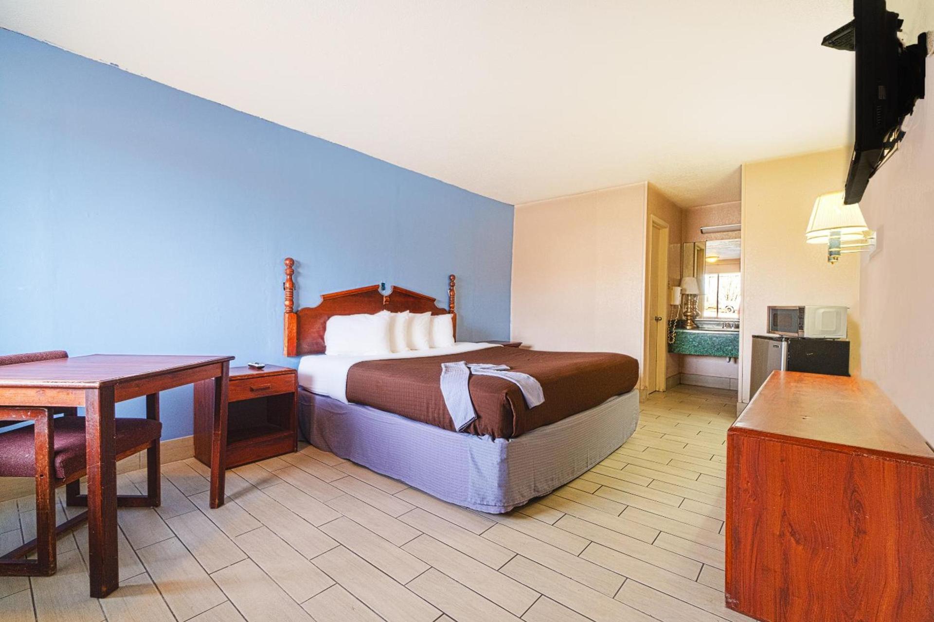 Regency Inn Three Rivers I-37 photo 61