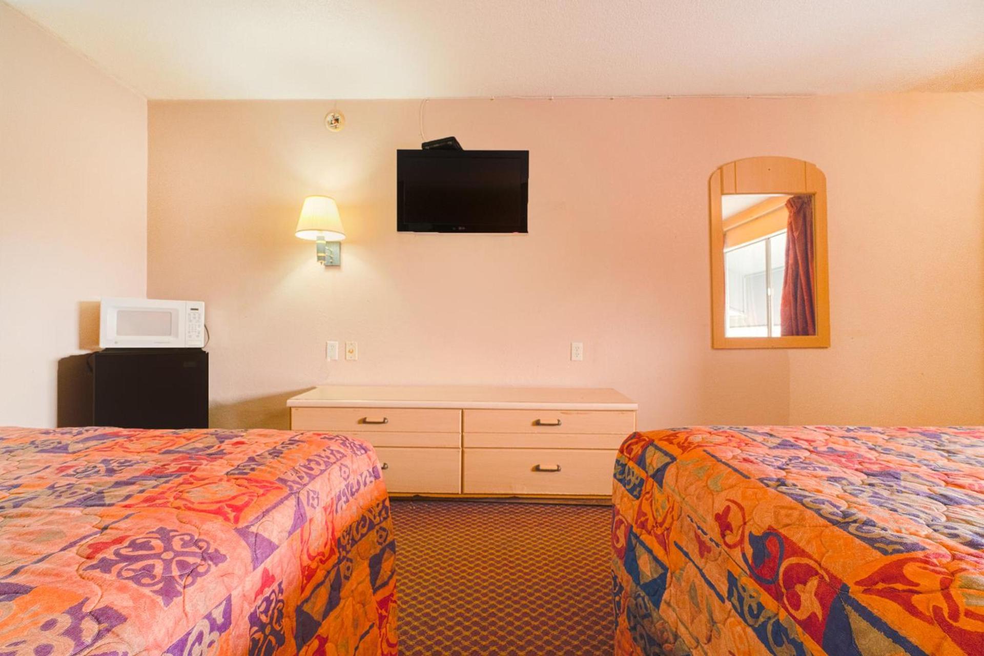 Regency Inn Three Rivers I-37 photo 69