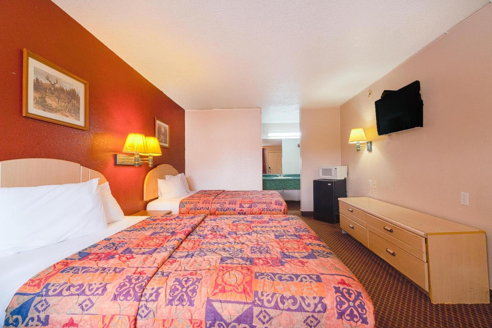 Regency Inn Three Rivers I-37 photo 65