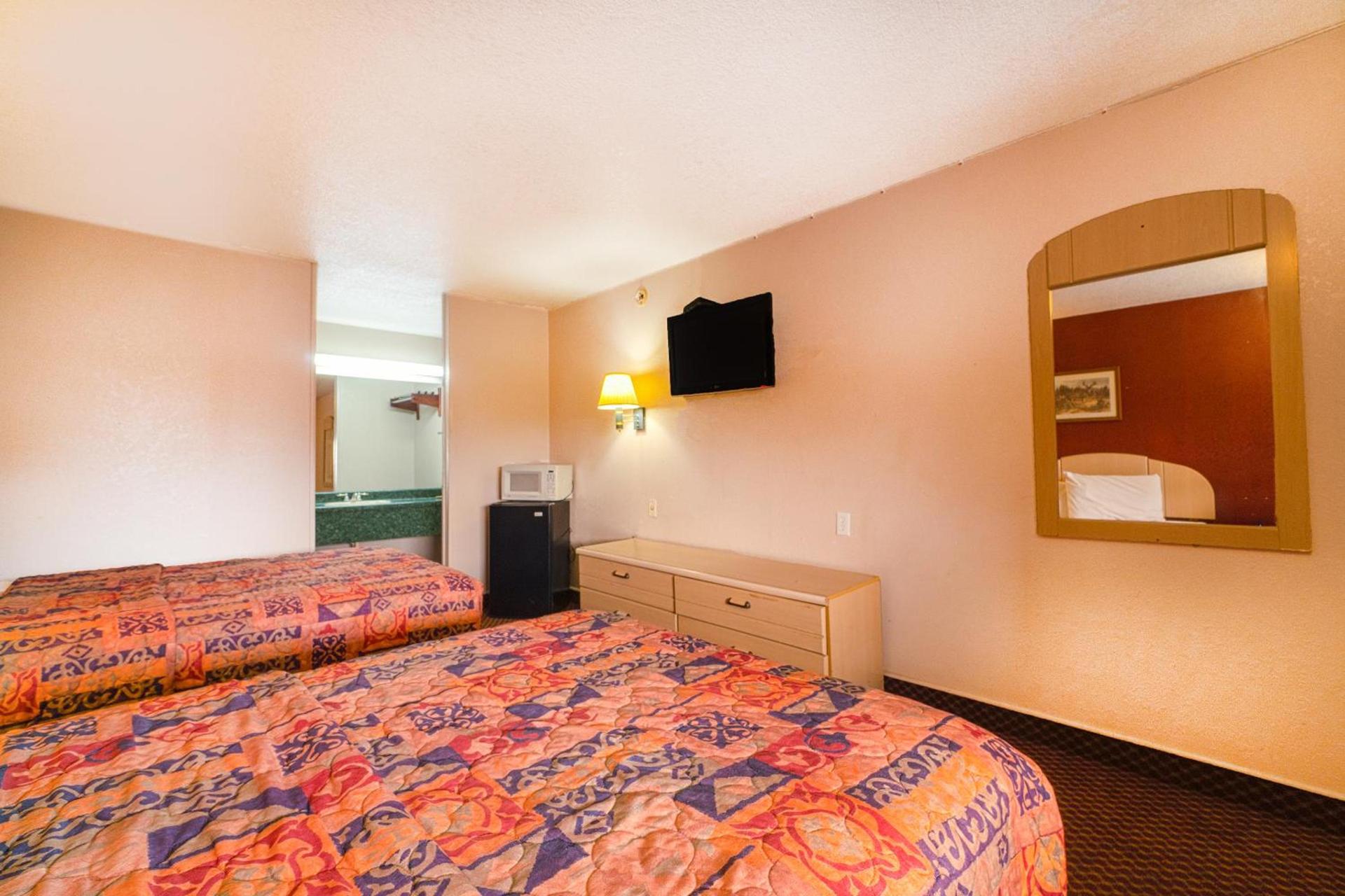 Regency Inn Three Rivers I-37 photo 70