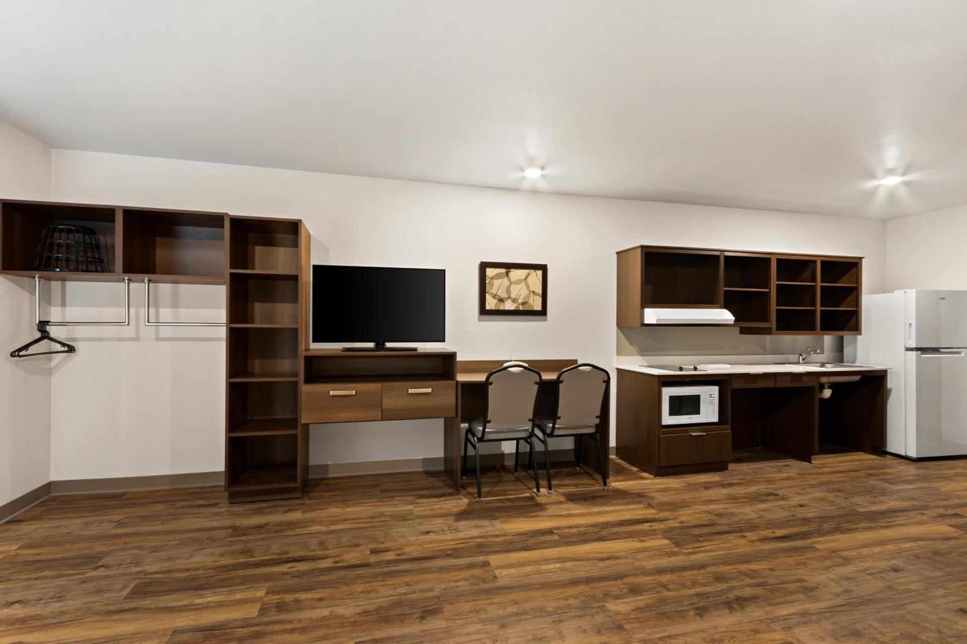 WoodSpring Suites Tolleson - Phoenix West photo 16