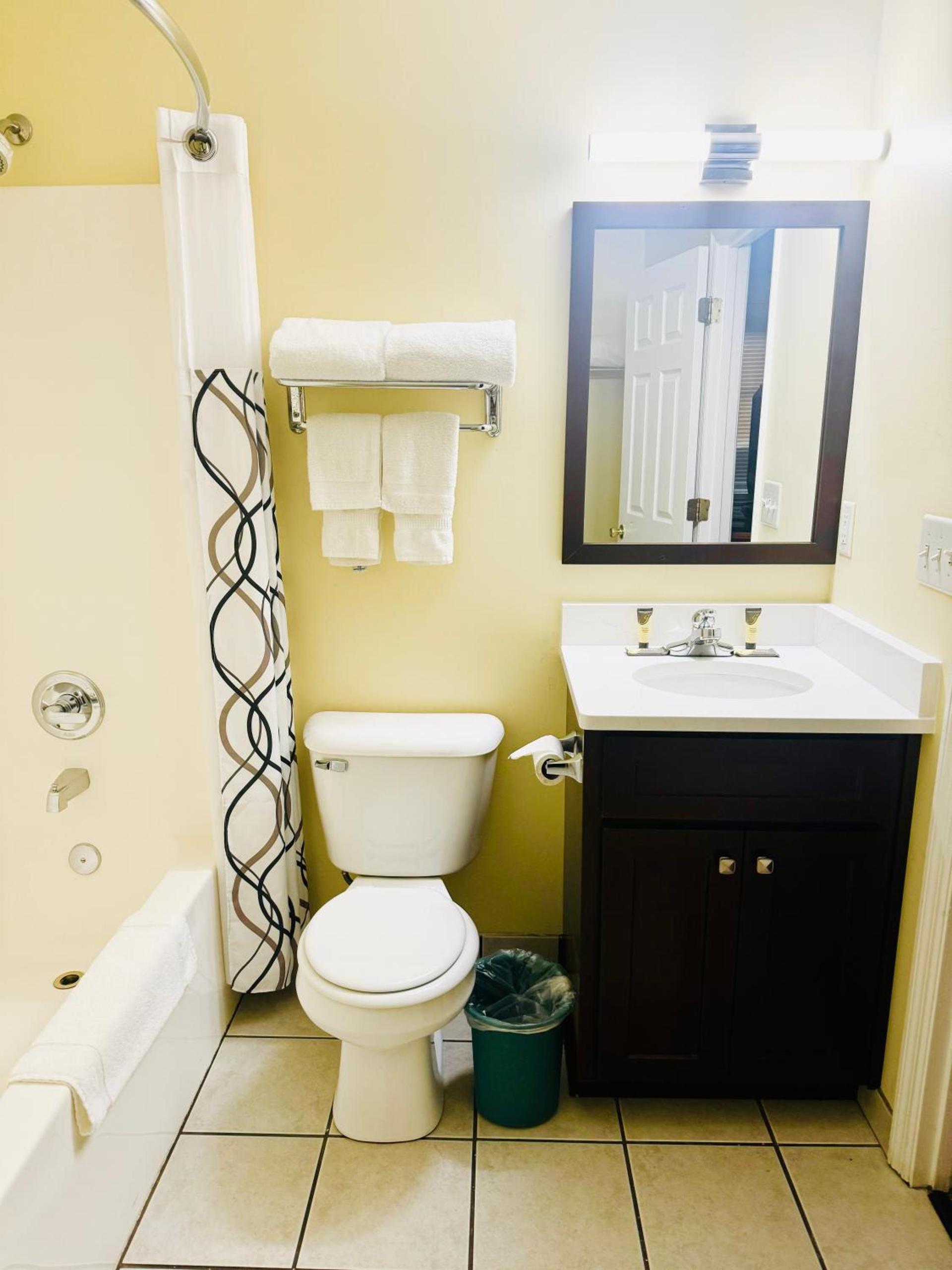Classic Suites - Cleveland photo 23