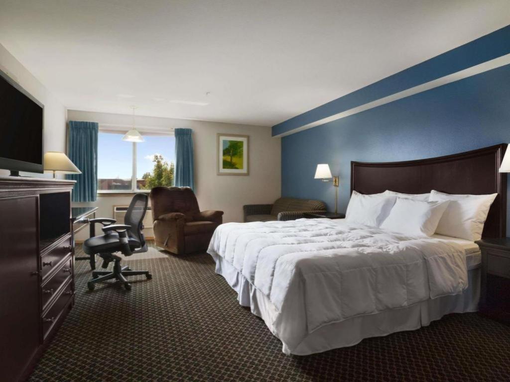 Days Inn by Wyndham Lacey Olympia Area photo 17