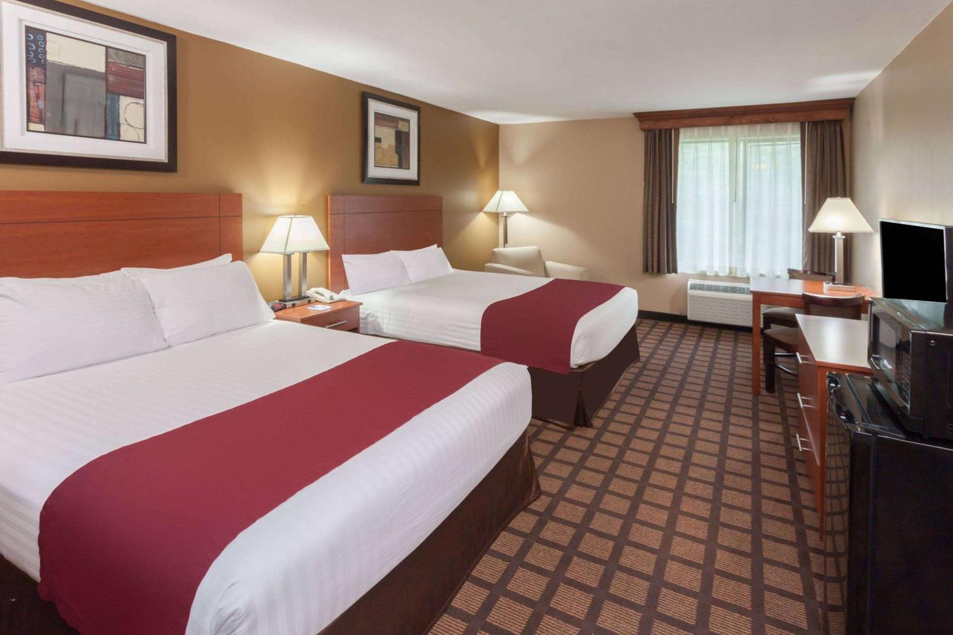 Baymont by Wyndham New Buffalo photo 7
