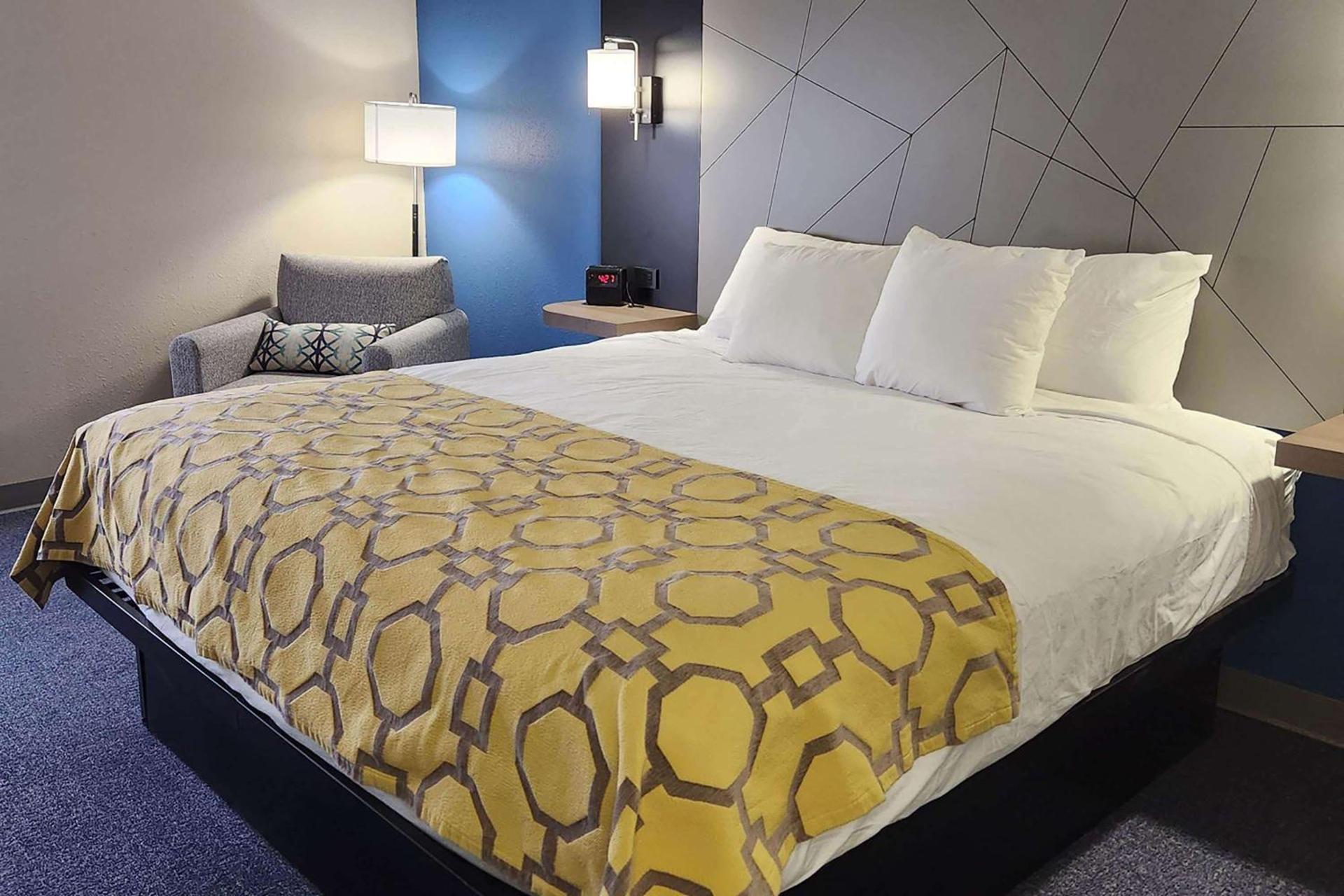 Baymont by Wyndham Davenport photo 3