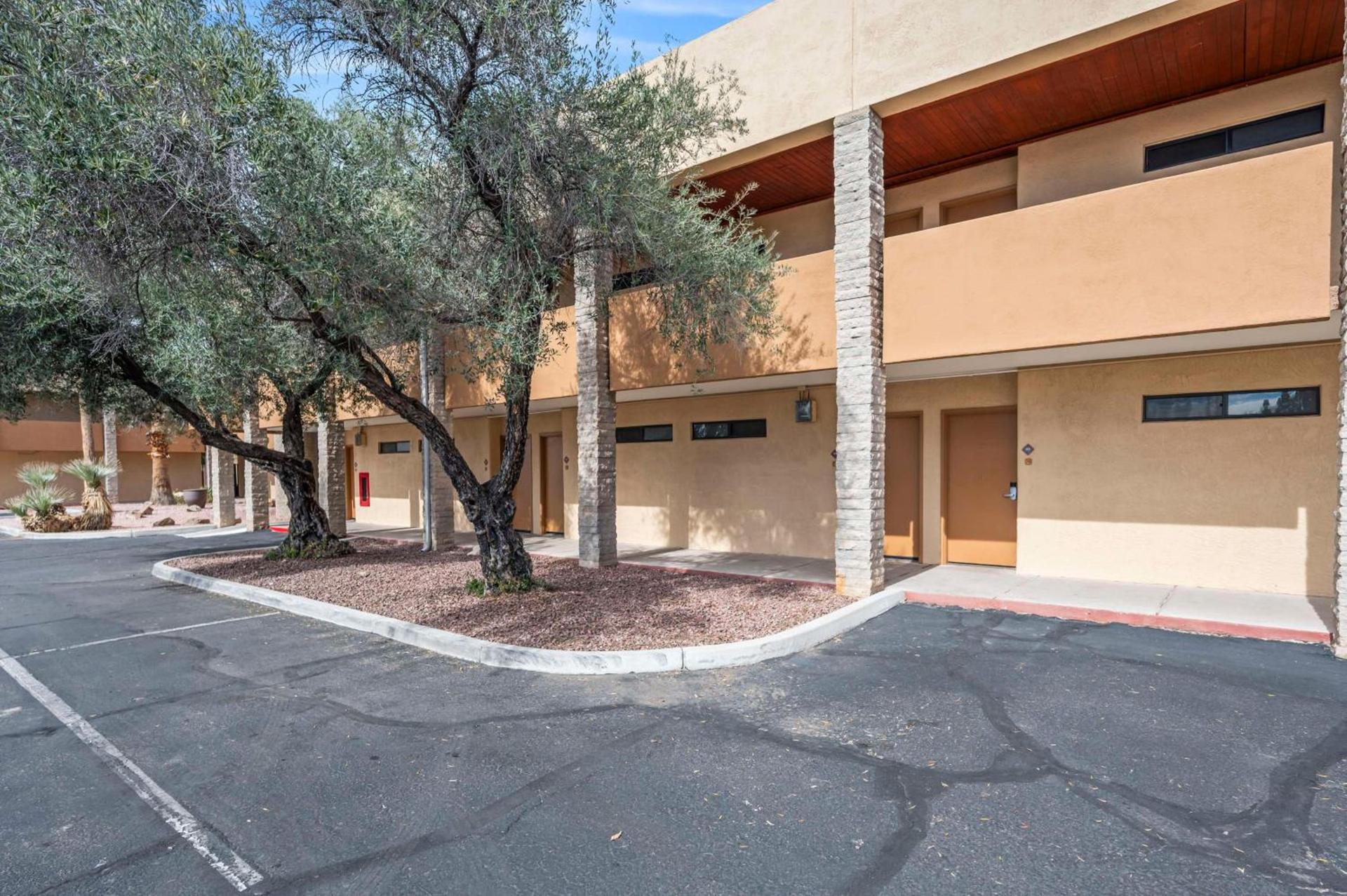 DoubleTree by Hilton Tucson-Reid Park photo 1