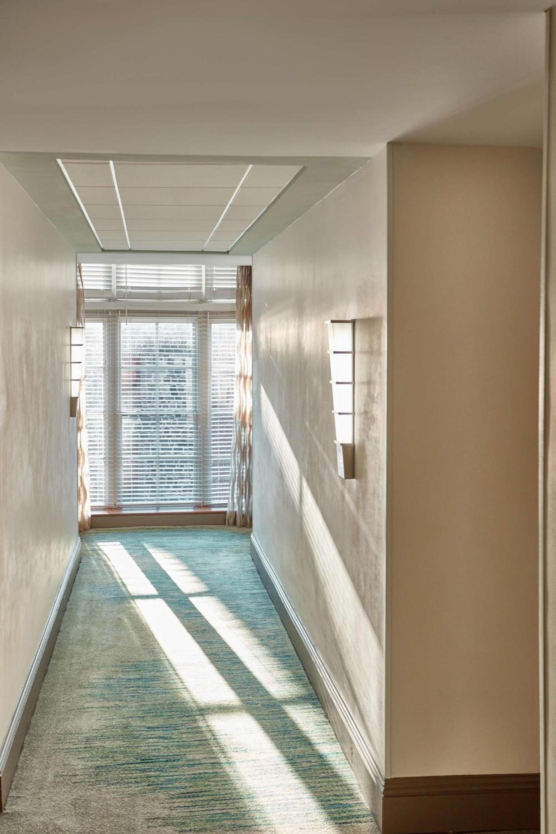 The Cotton Sail Hotel Savannah - Tapestry Collection by Hilton photo 43