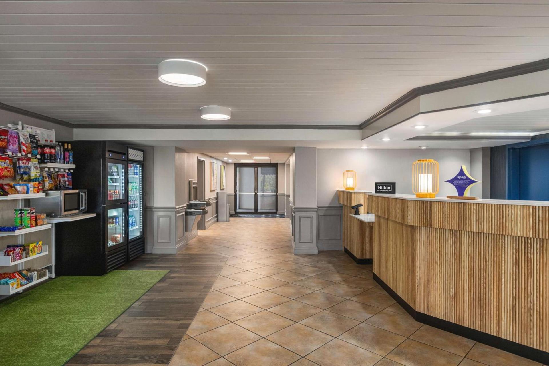 Spark by Hilton Sarasota Siesta Key Gateway photo 4