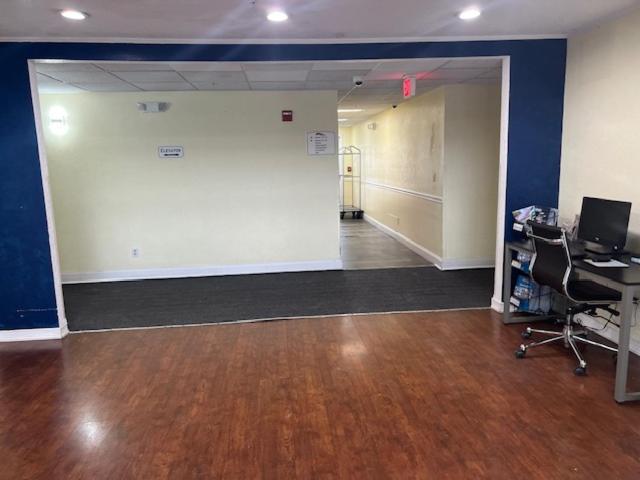 Baymont by Wyndham Lakeland photo 19