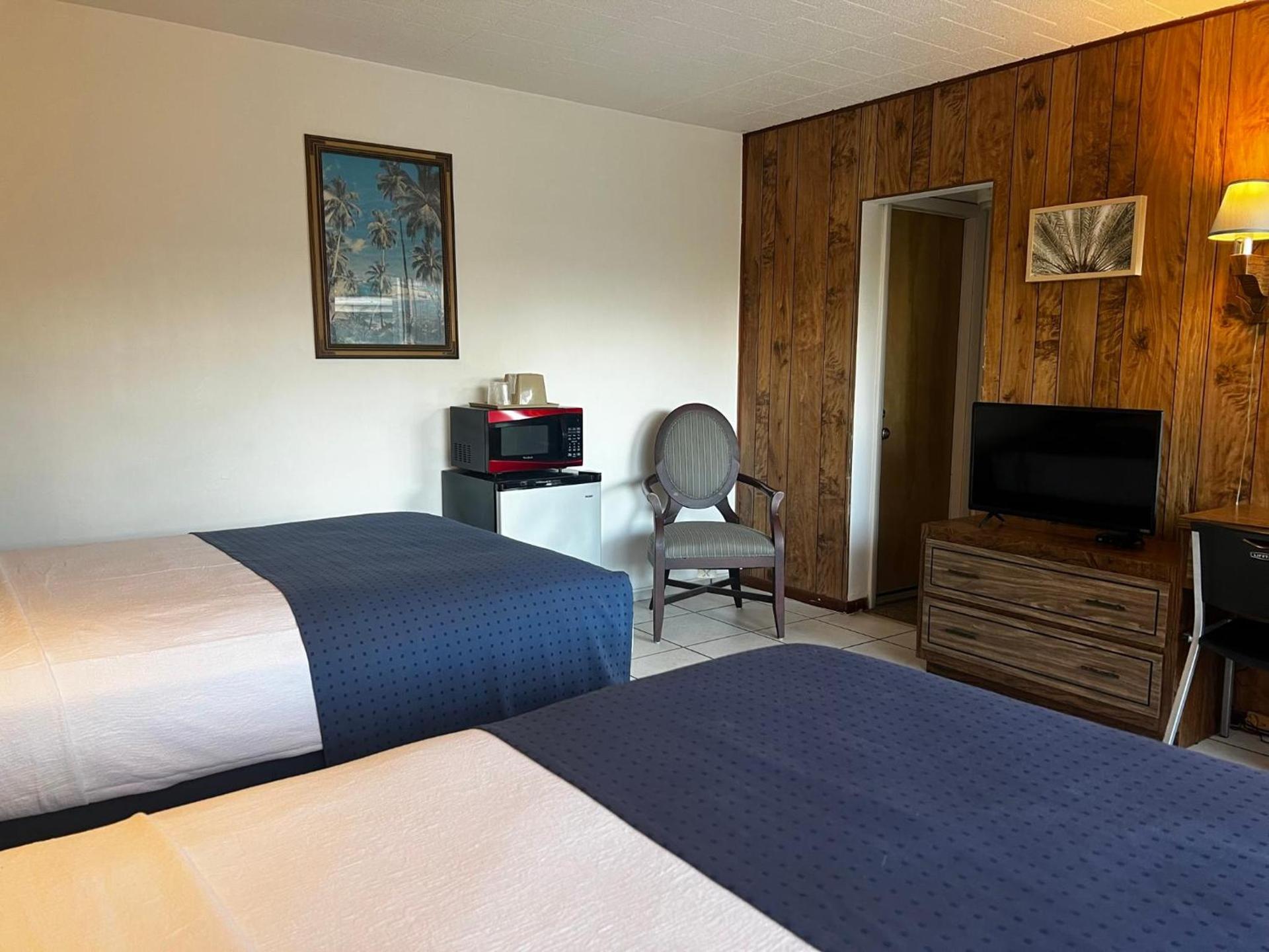 Nocturne Motel photo 6
