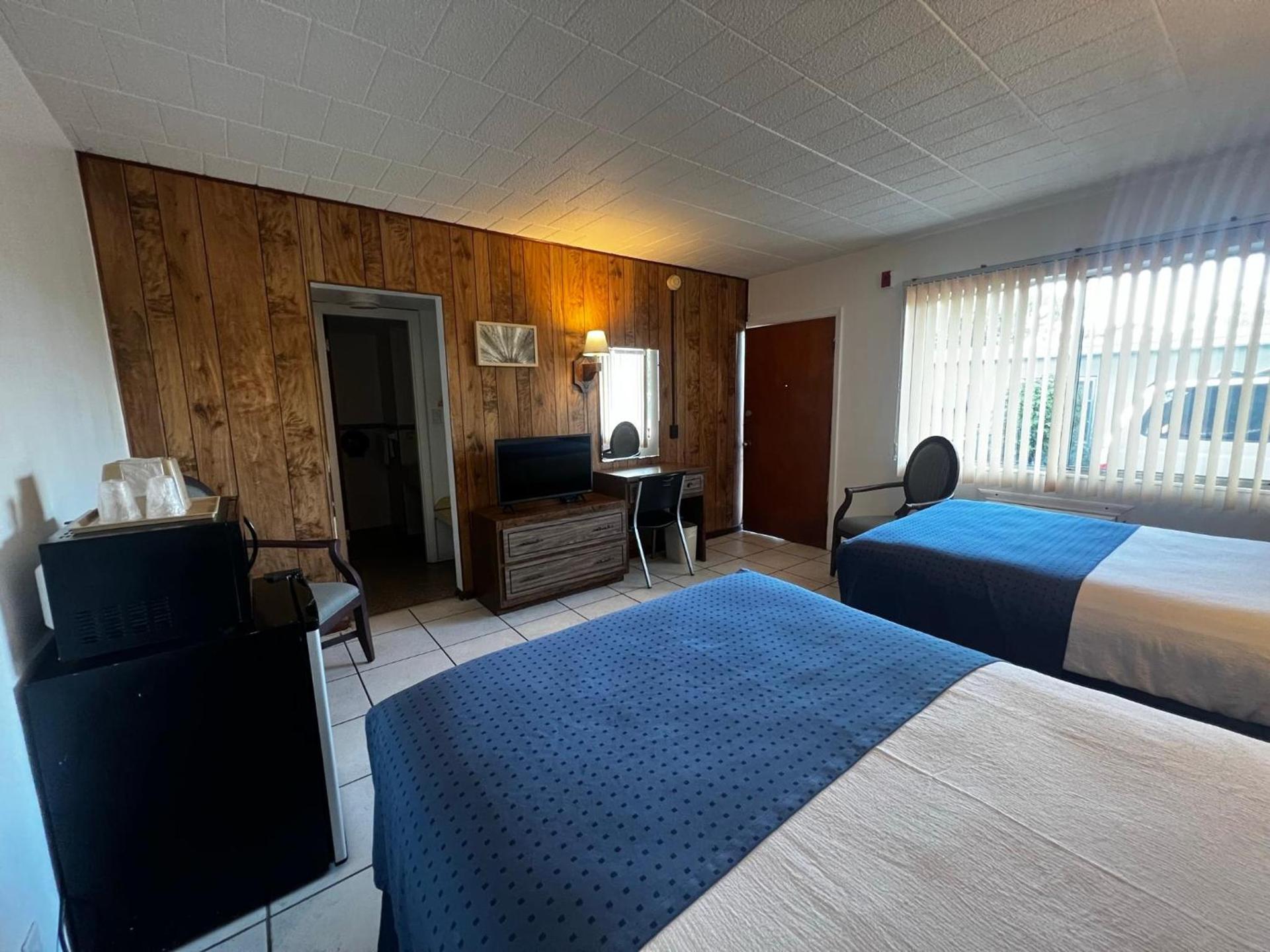Nocturne Motel photo 9