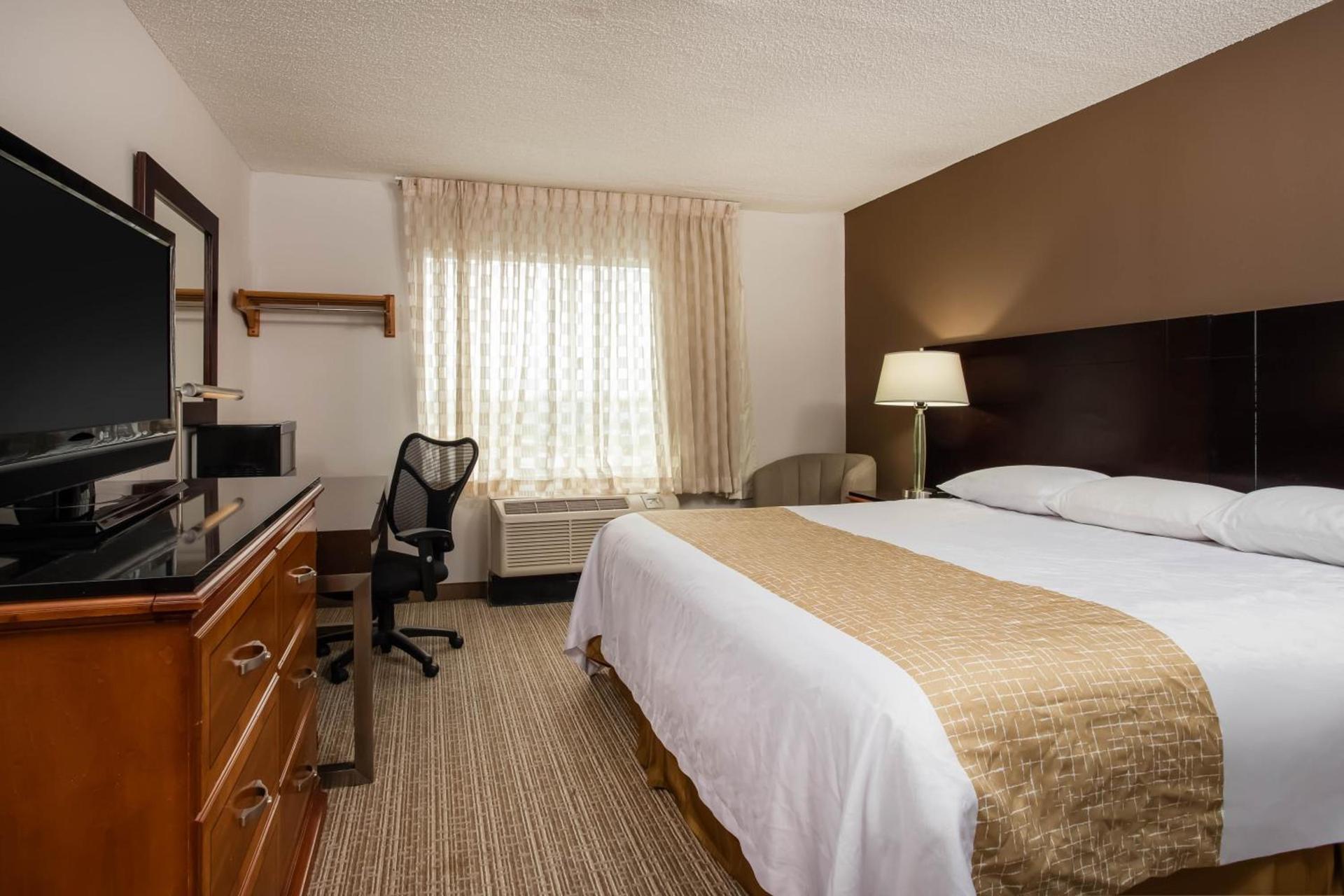 Travelodge by Wyndham Fort Wayne North photo 17
