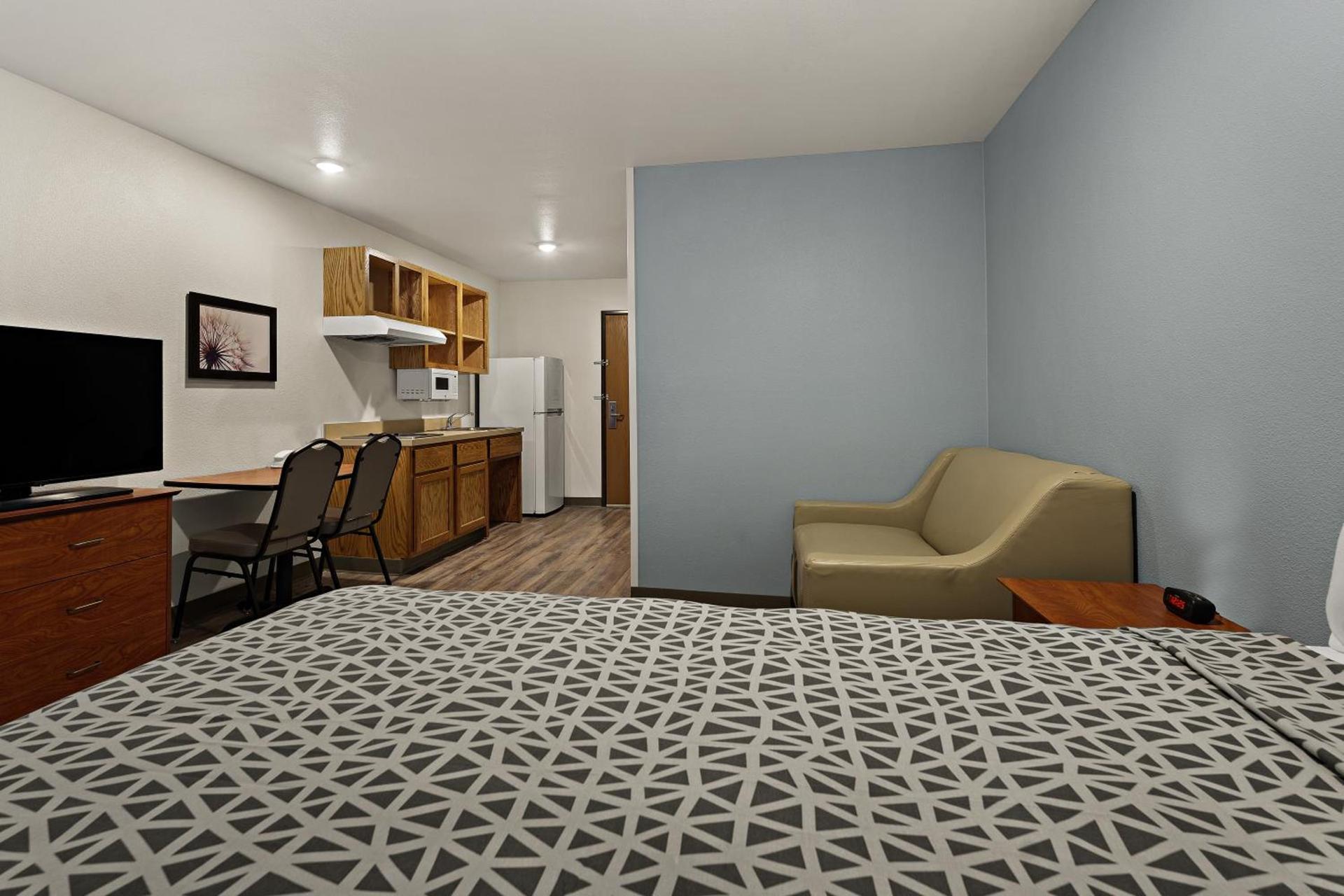 WoodSpring Suites Macon West I-475 photo 8