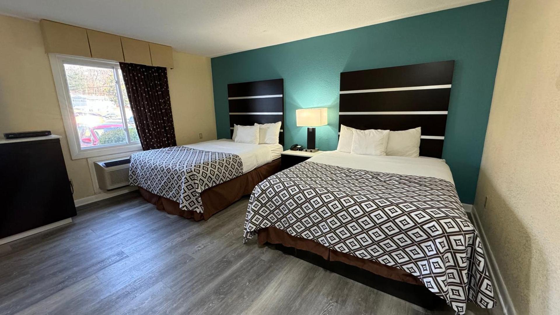 Americas Best Value Inn New London Mystic photo 9