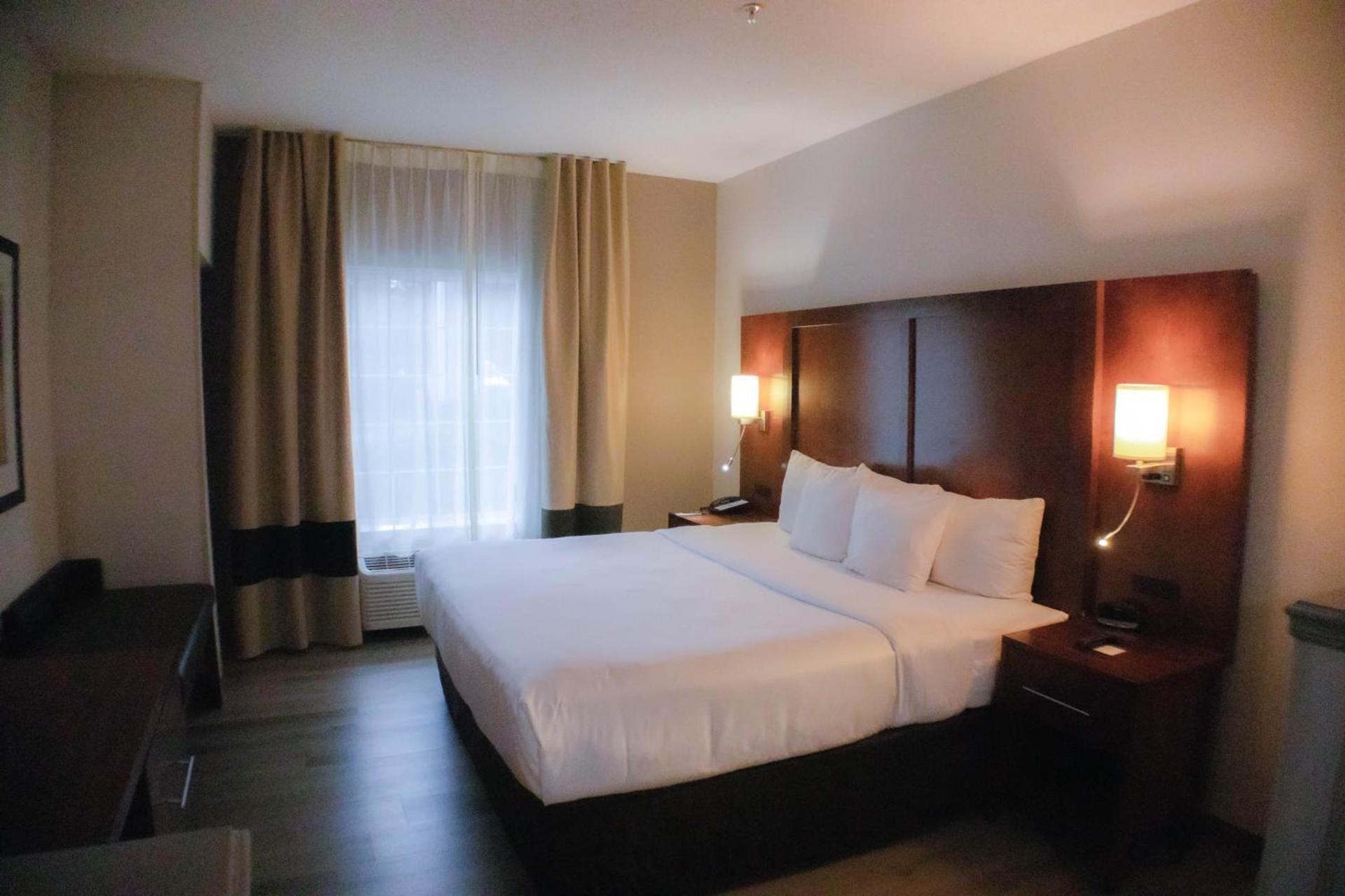 Comfort Suites Salisbury I-85 photo 70