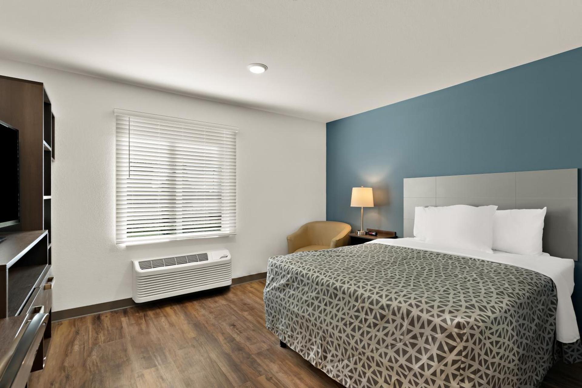 WoodSpring Suites Fort Collins photo 8
