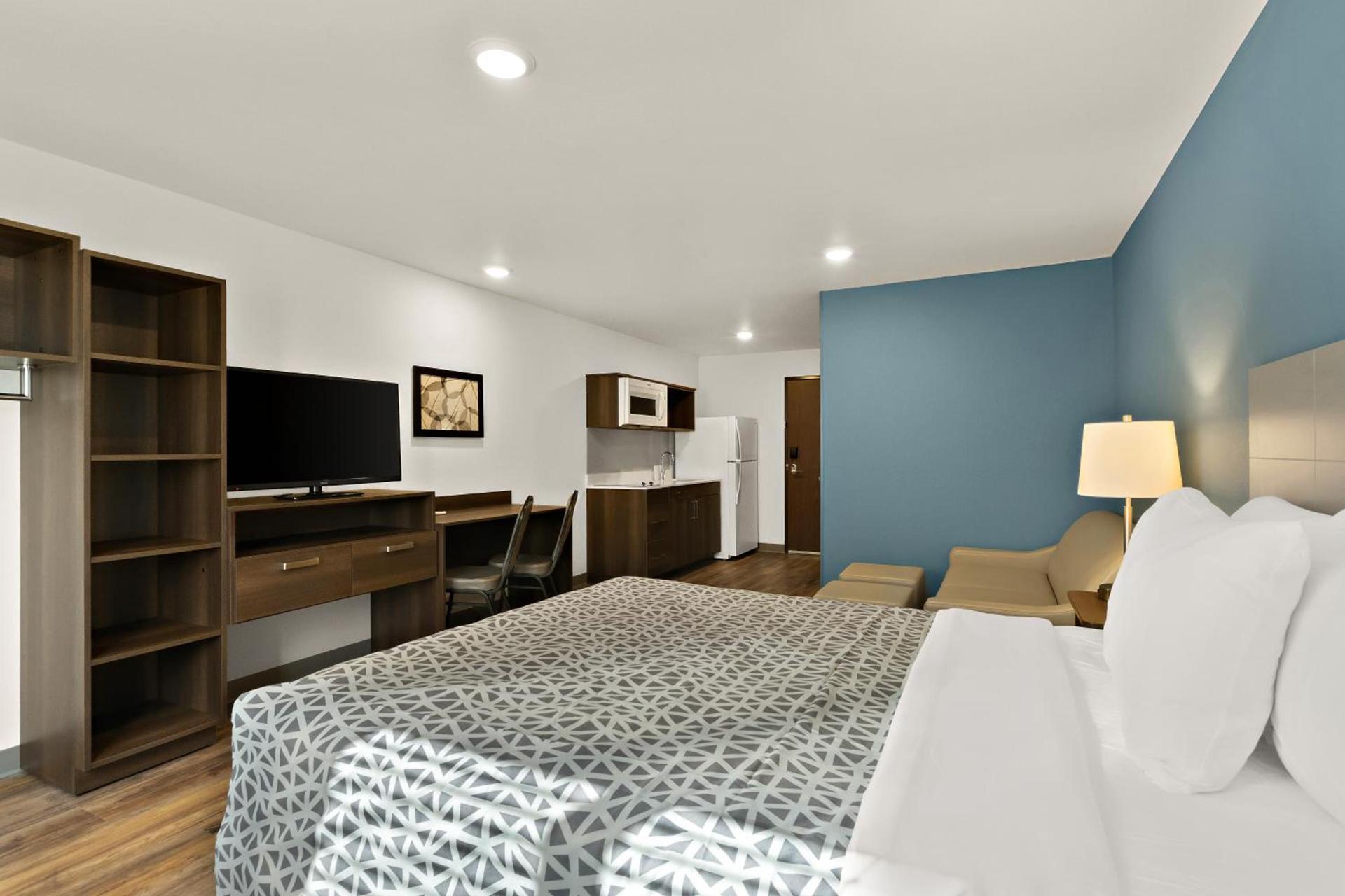 WoodSpring Suites Fort Collins photo 16