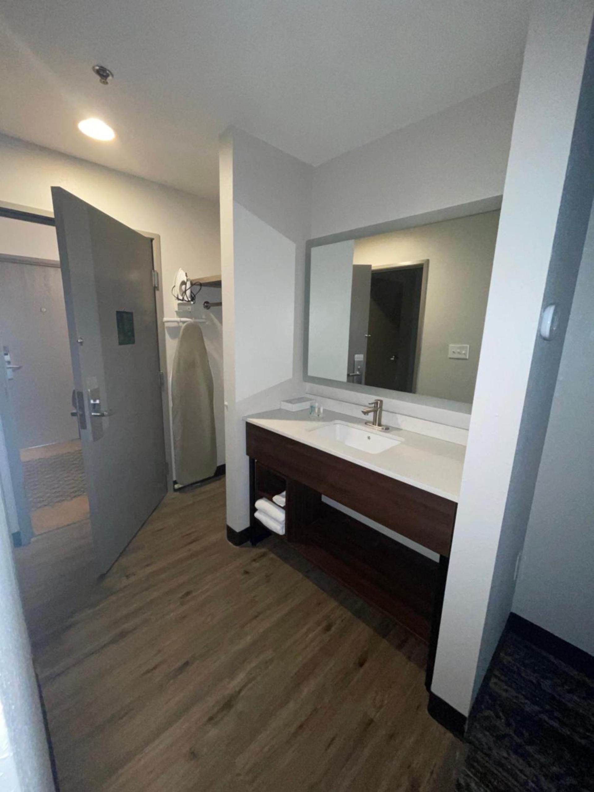 Clarion Pointe-Dillard near Blue Ridge Mountains photo 40