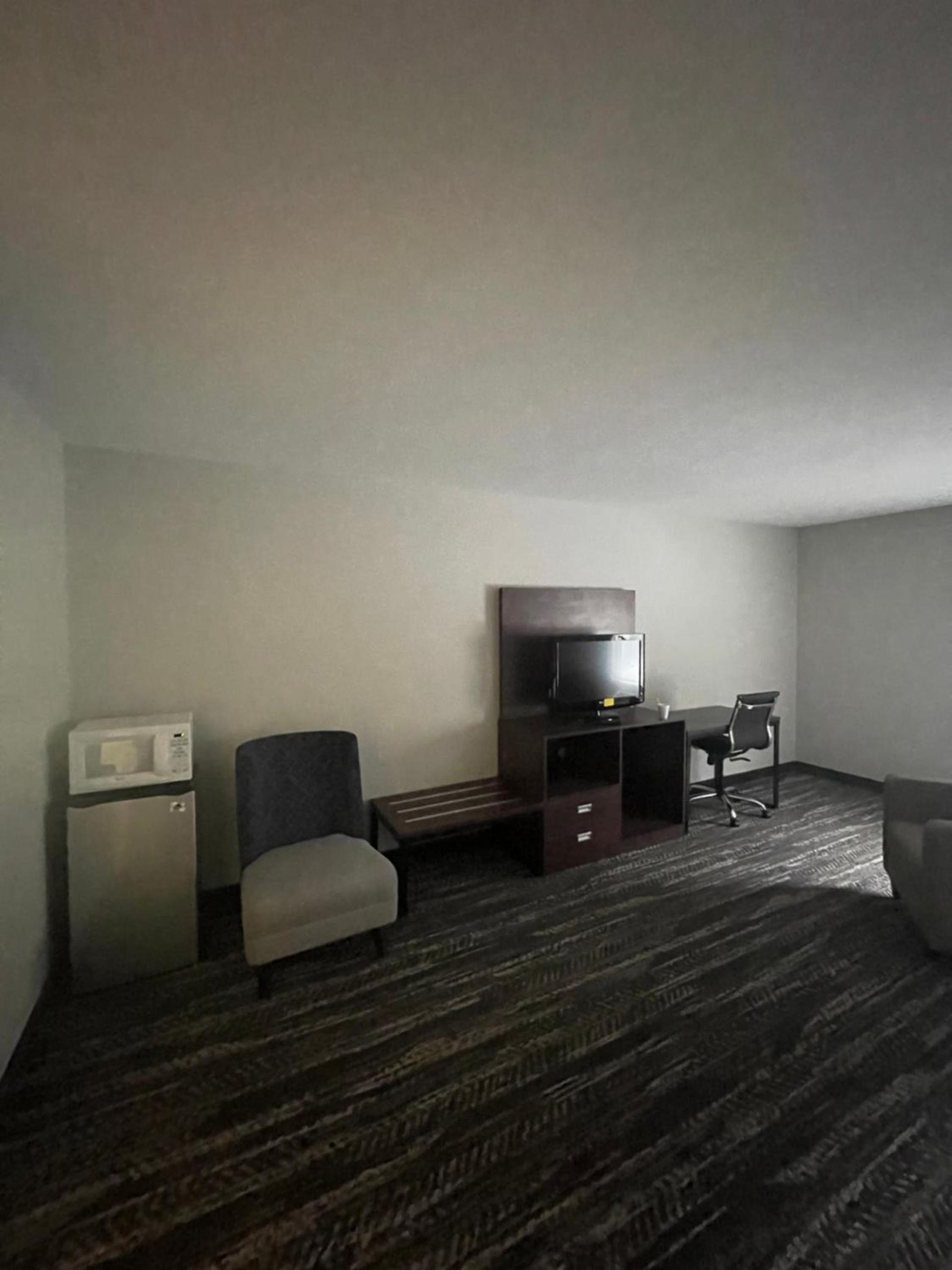 Clarion Pointe-Dillard near Blue Ridge Mountains photo 51