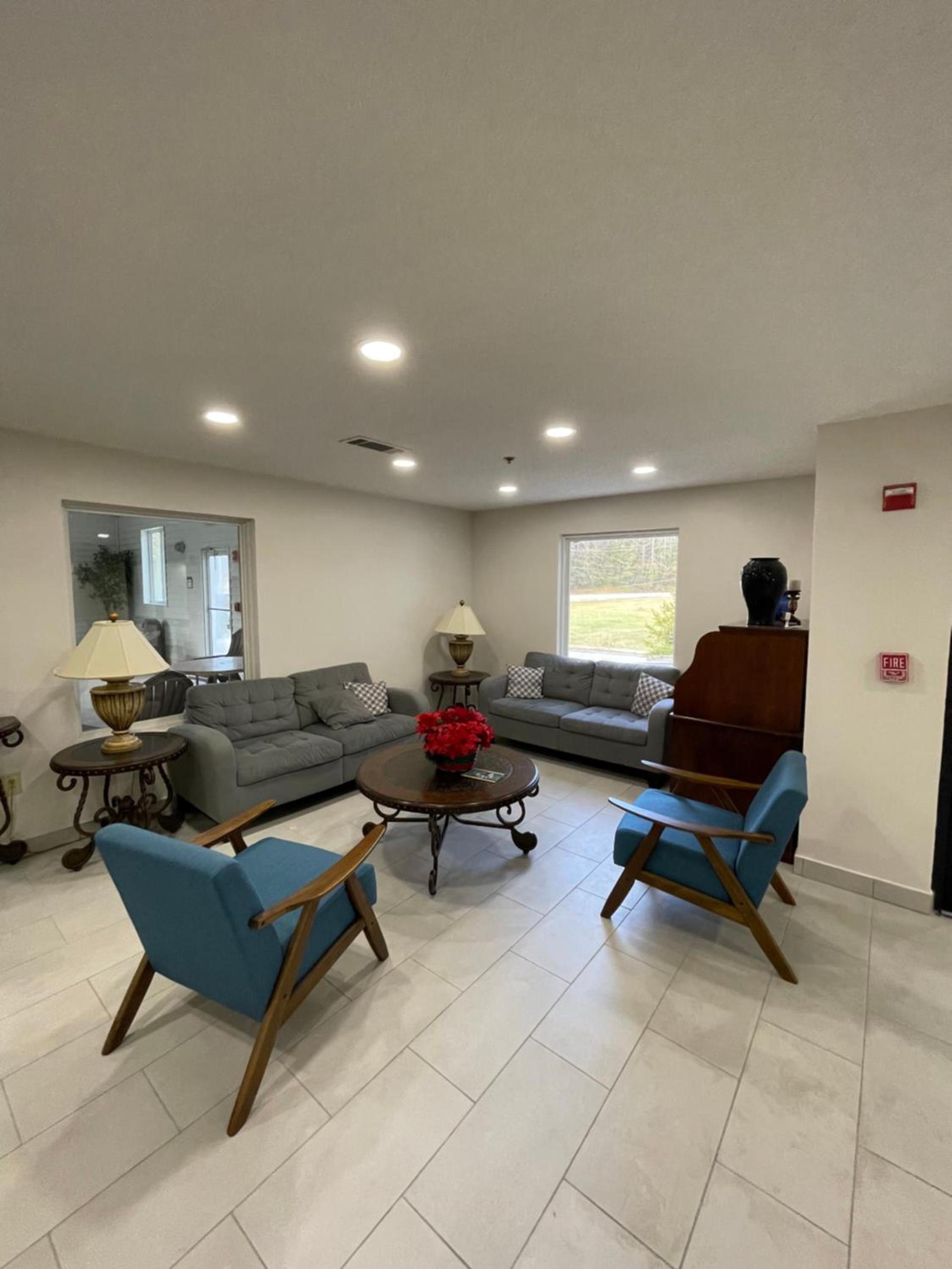 Clarion Pointe-Dillard near Blue Ridge Mountains photo 43