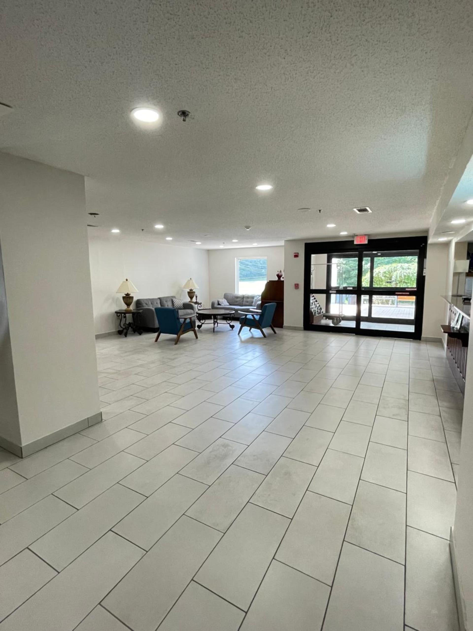 Clarion Pointe-Dillard near Blue Ridge Mountains photo 42