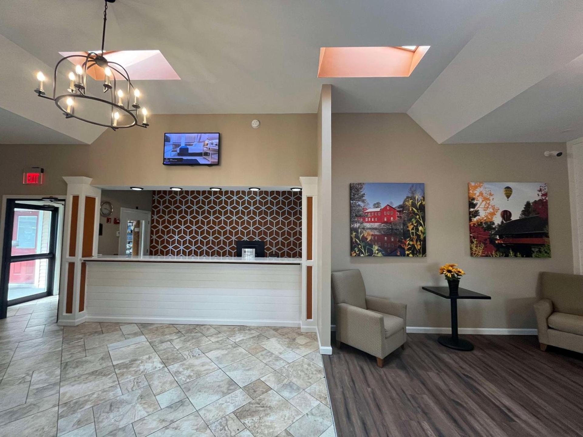 New Englander Inn Bennington photo 5