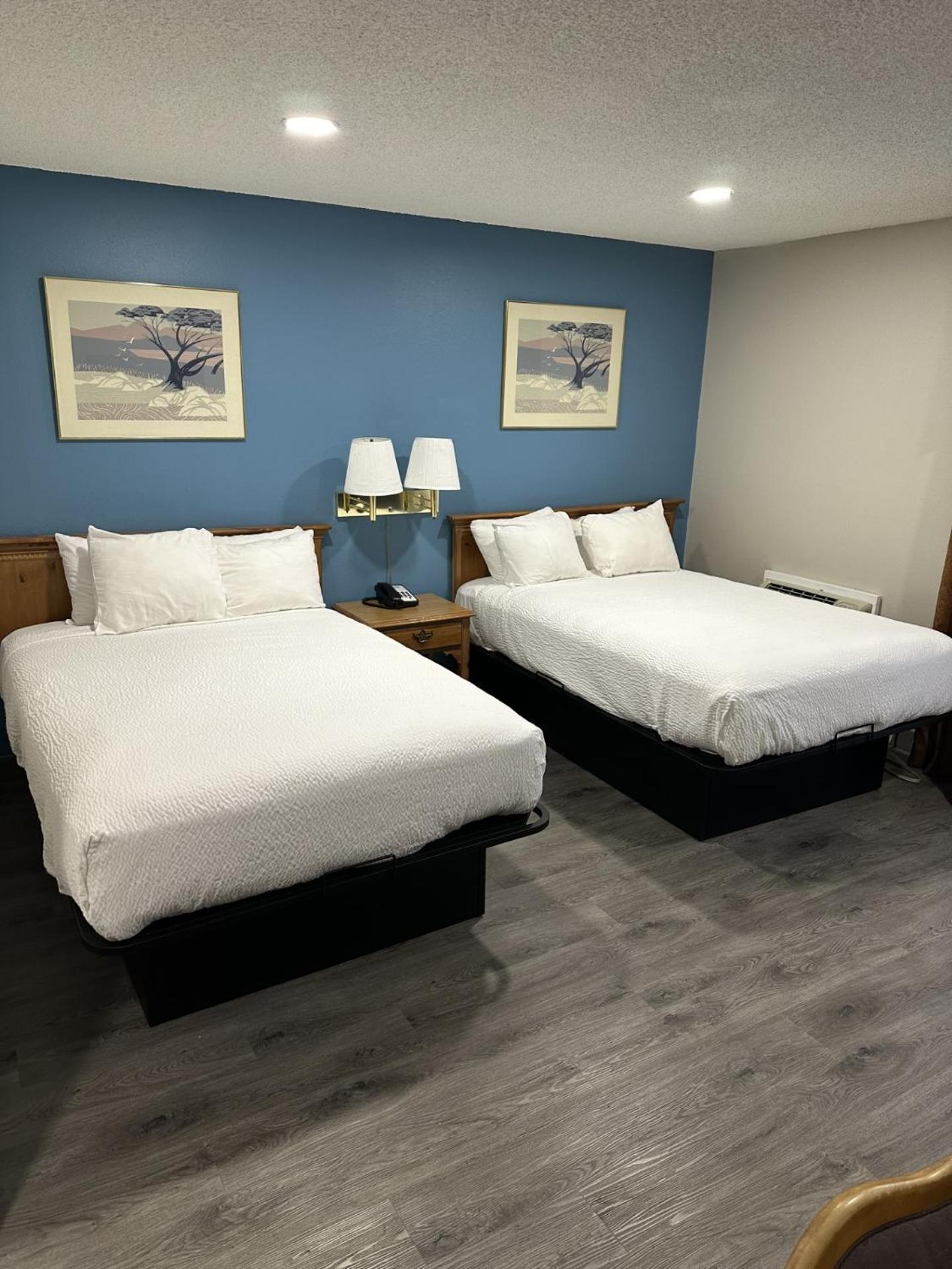 Days Inn by Wyndham Medford photo 8