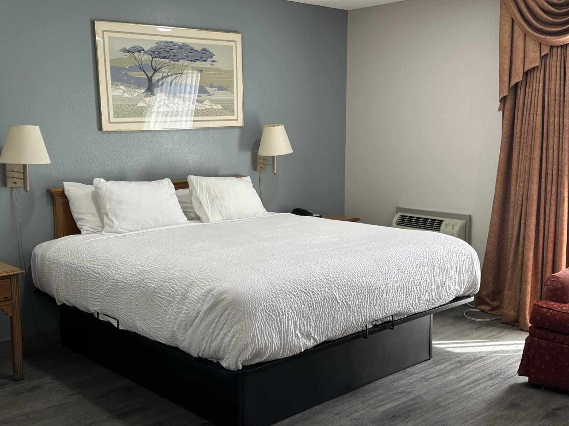 Days Inn by Wyndham Medford photo 7