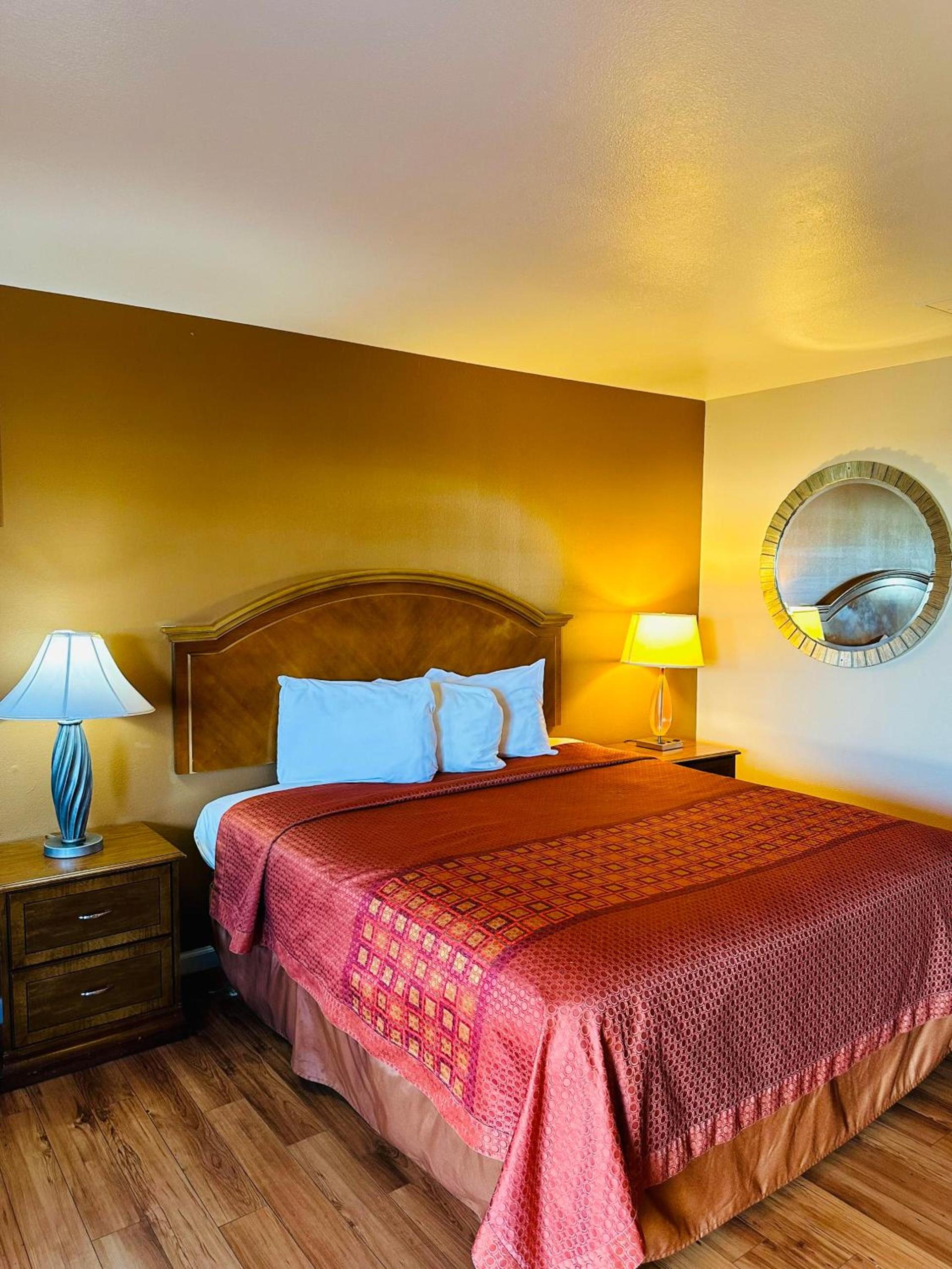 Franciscan Inn Motel photo 25