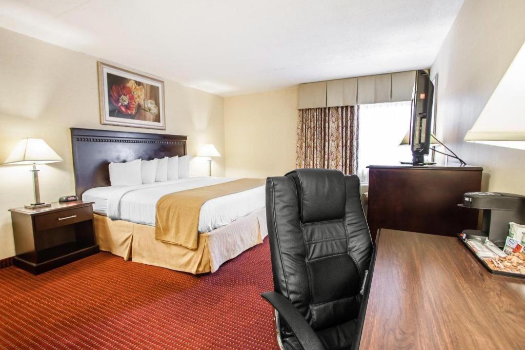 Quality Inn & Suites photo 30