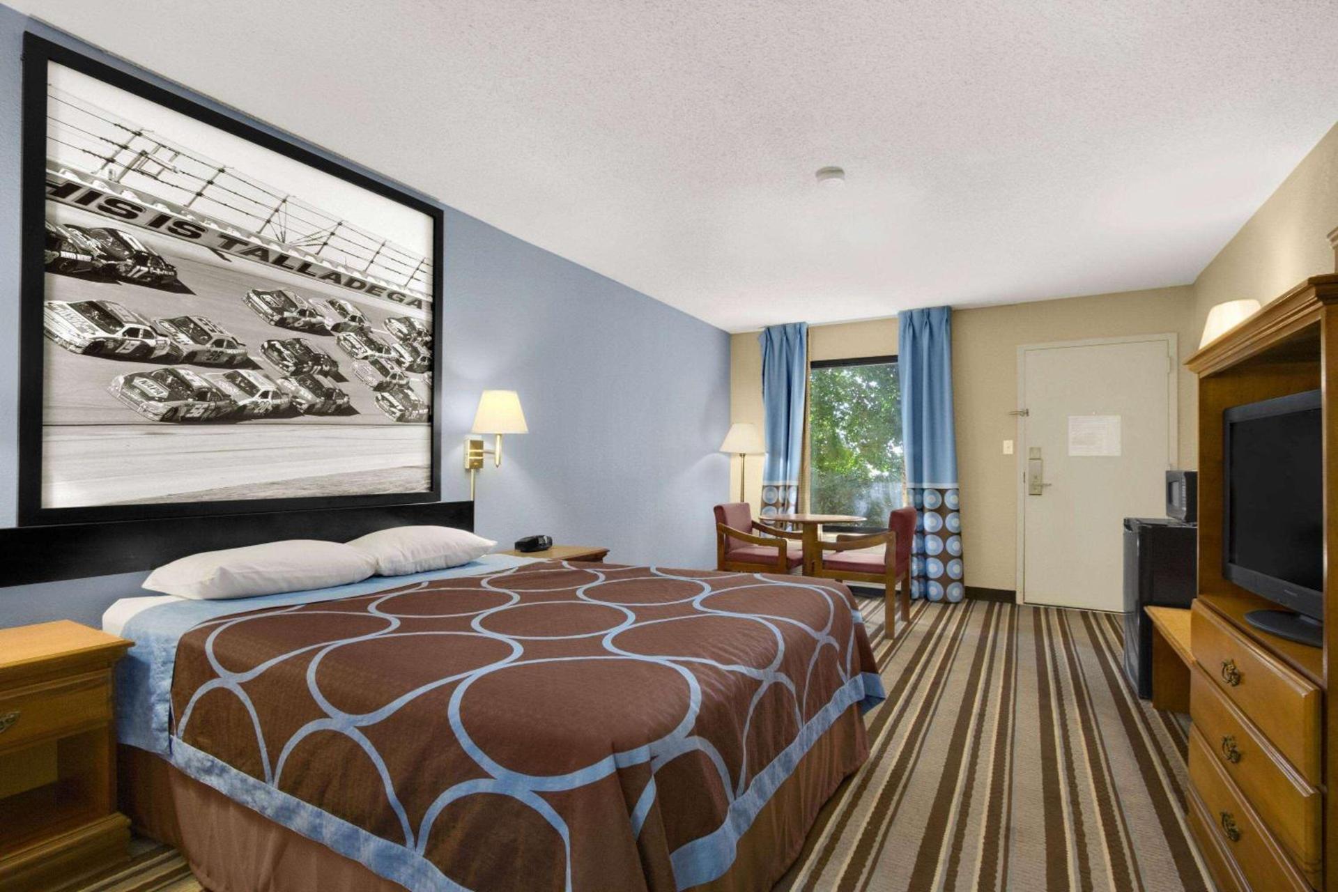 Super 8 by Wyndham Oxford photo 5