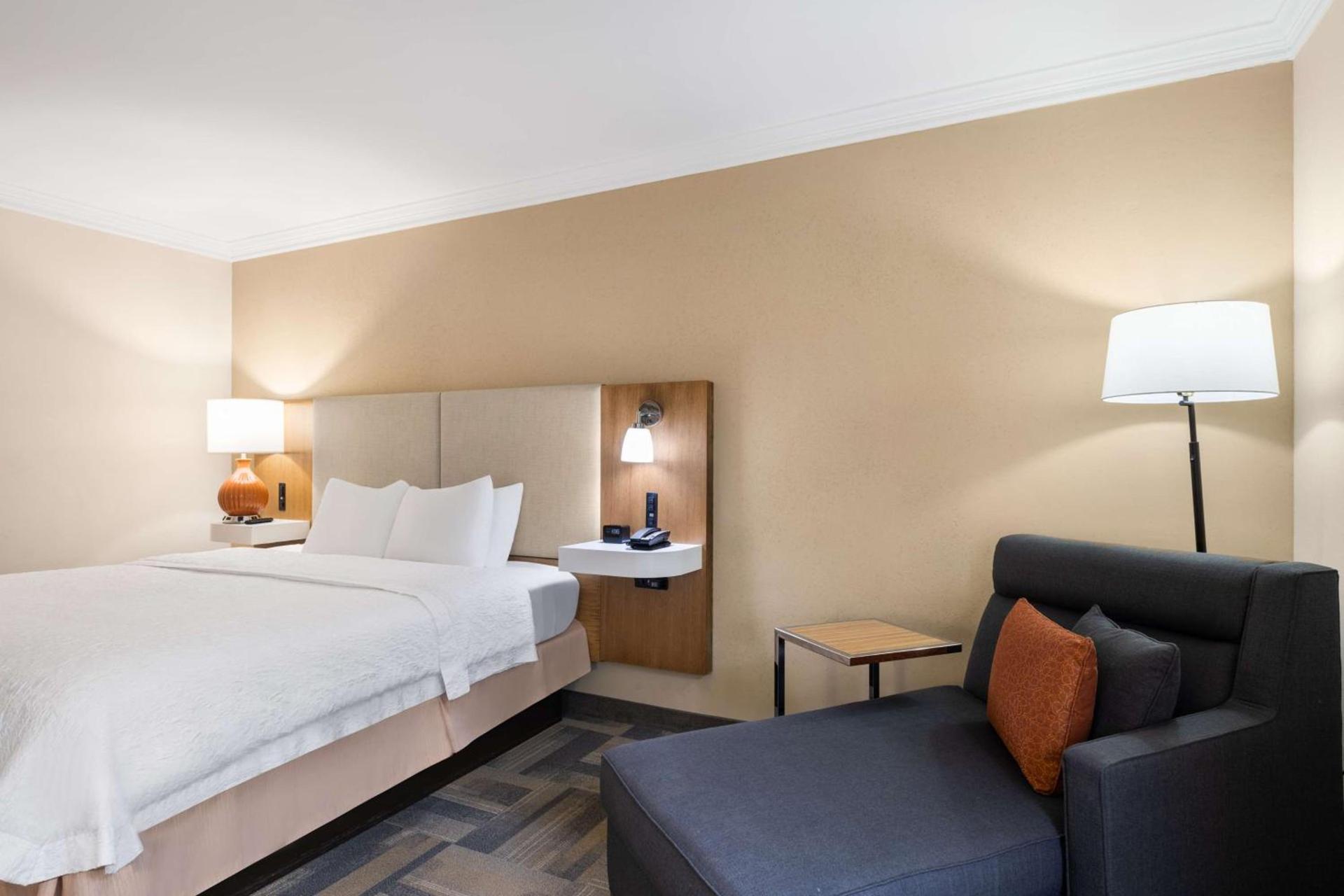 Hampton Inn Charleston North photo 9