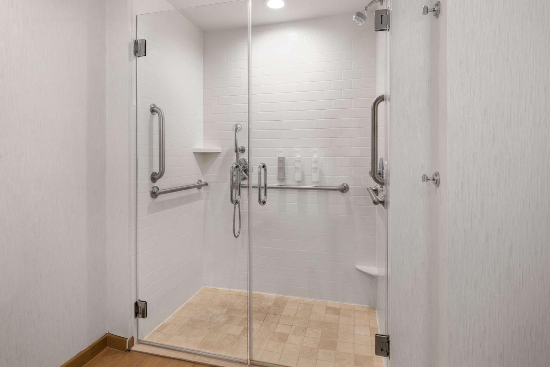 Hampton Inn Charleston North photo 13