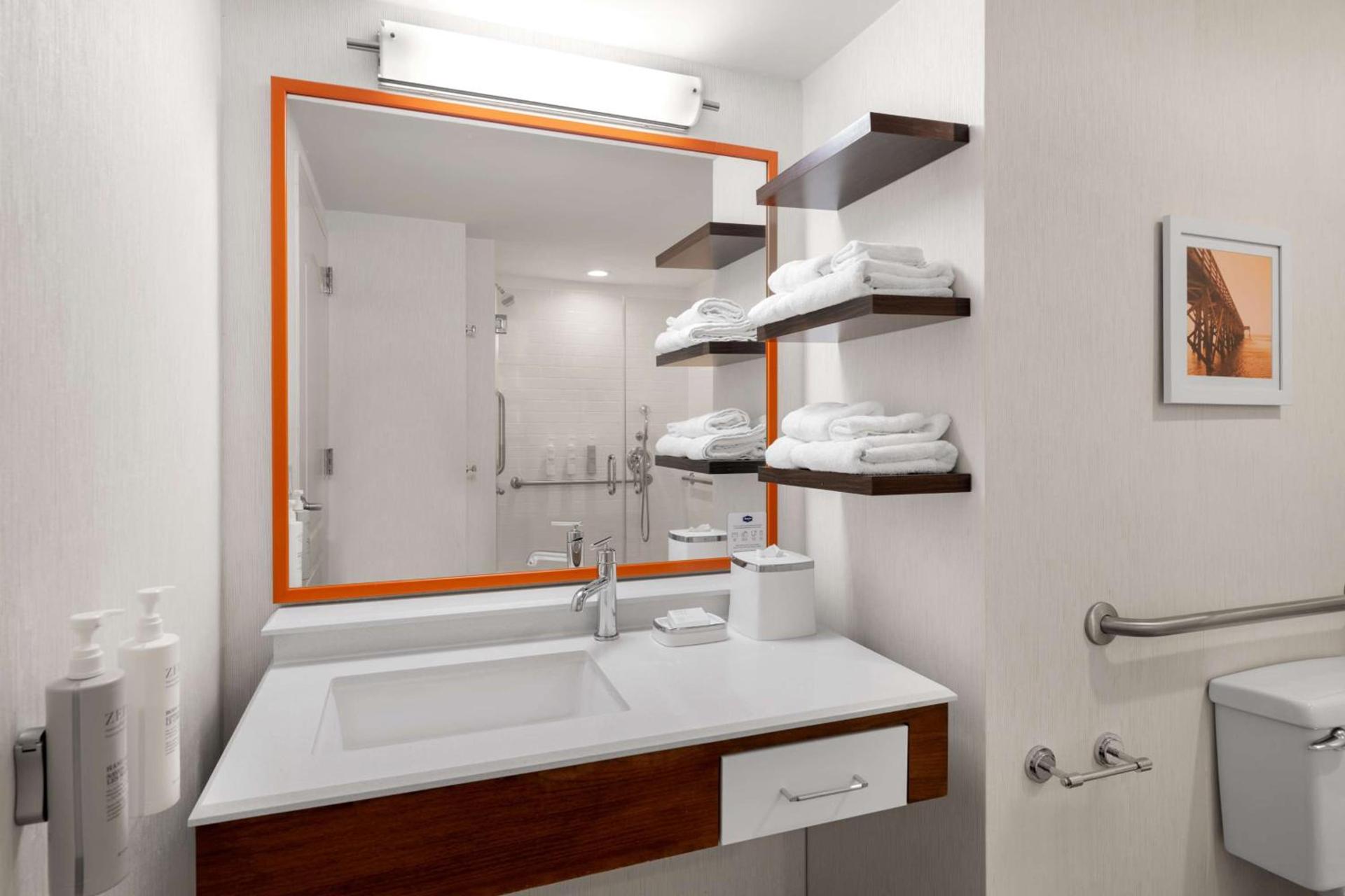 Hampton Inn Charleston North photo 21