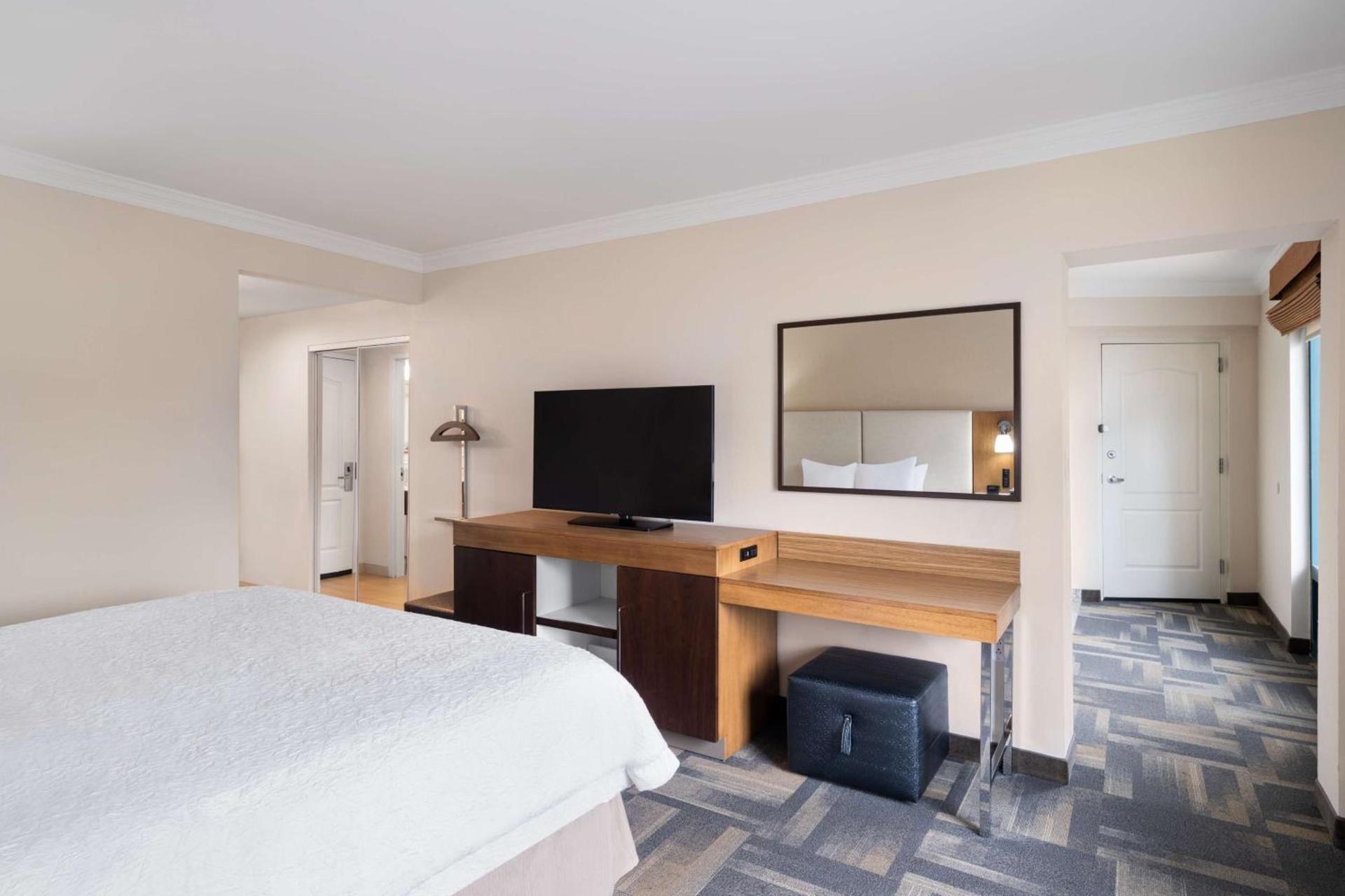 Hampton Inn Charleston North photo 19