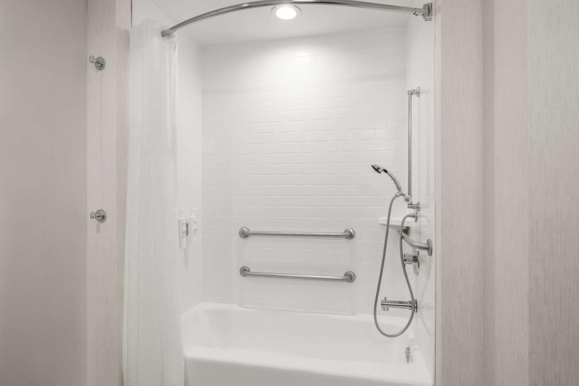 Hampton Inn Charleston North photo 26