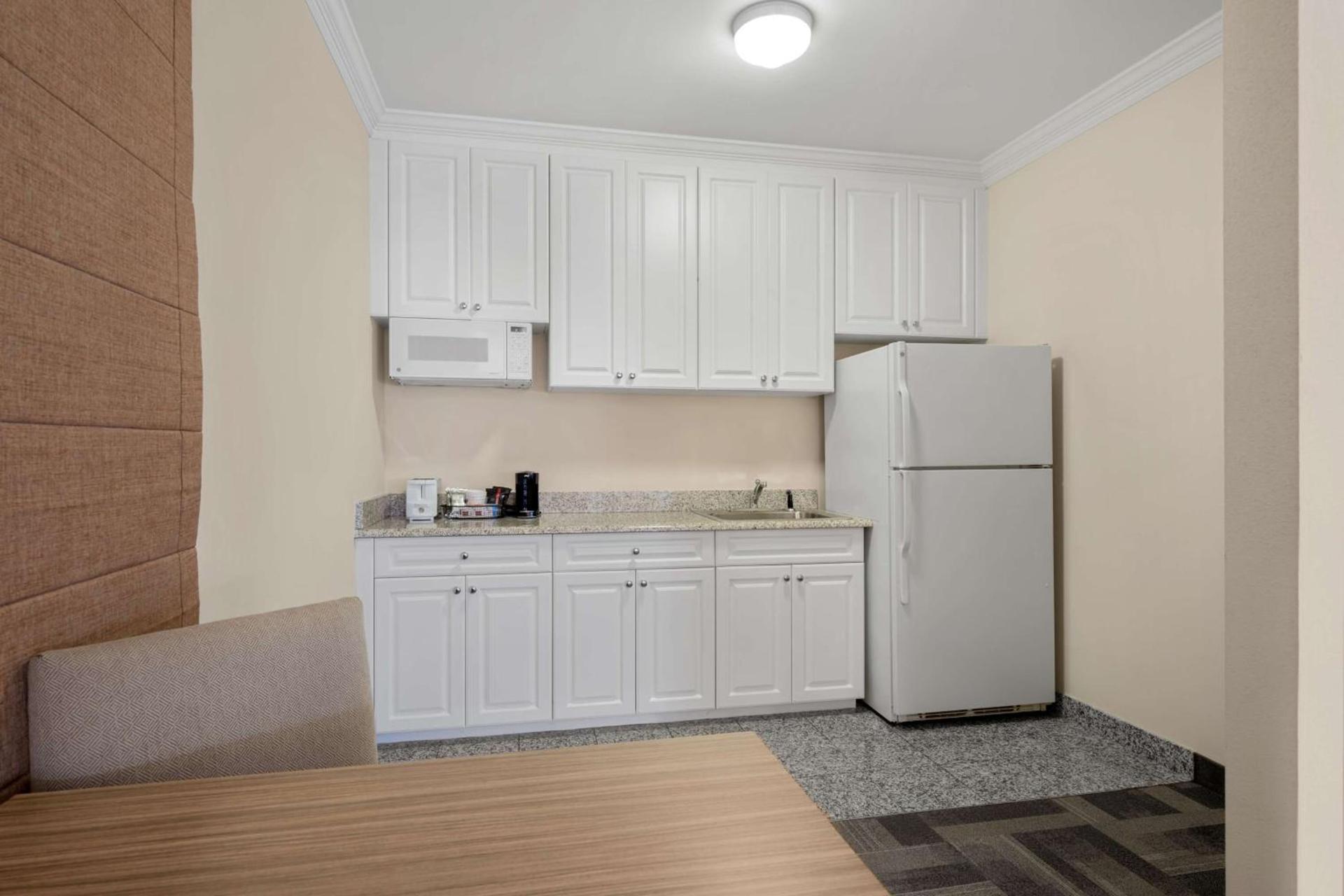 Hampton Inn Charleston North photo 29