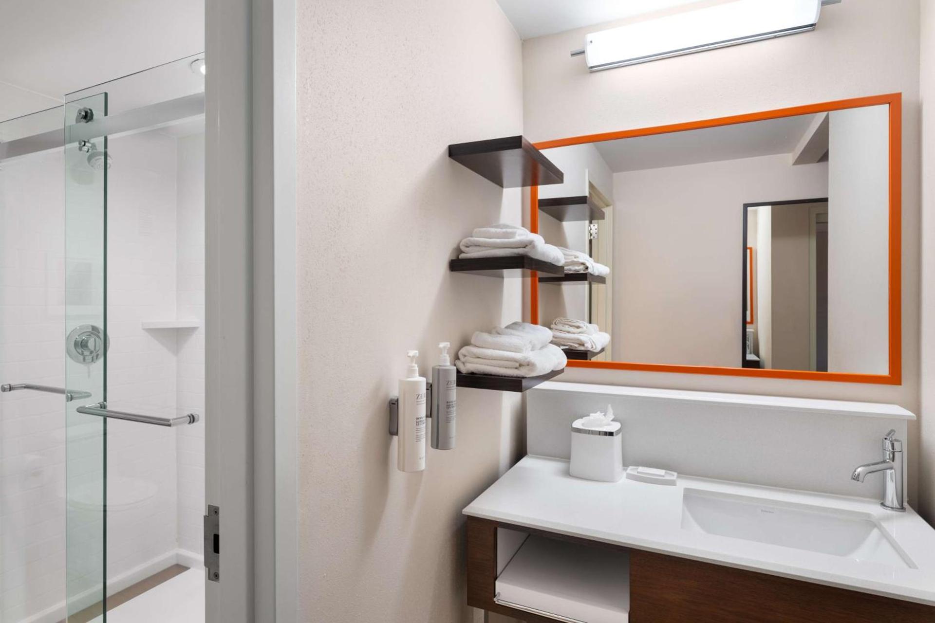 Hampton Inn Charleston North photo 17