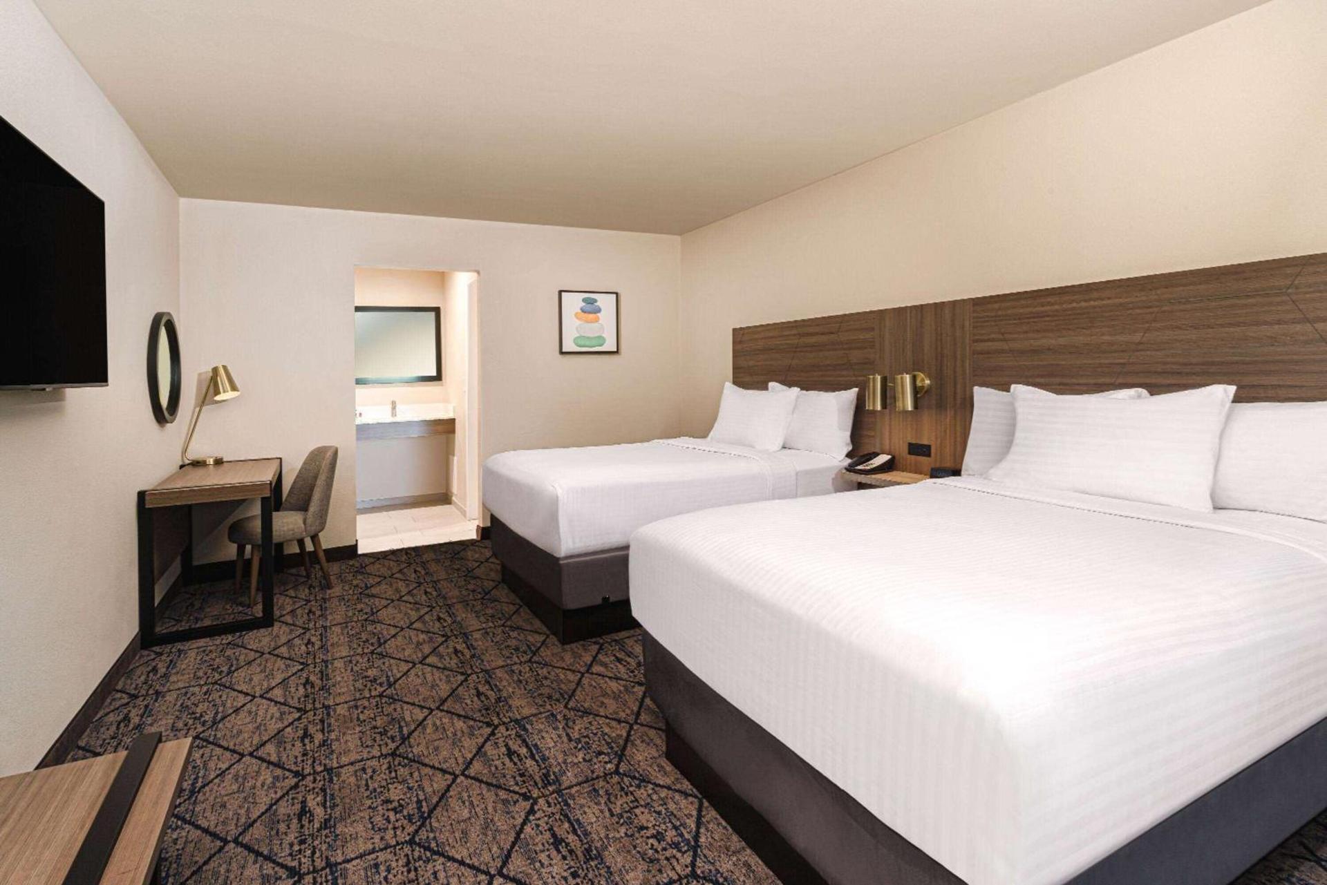 Ramada by Wyndham Modesto Yosemite Area photo 43