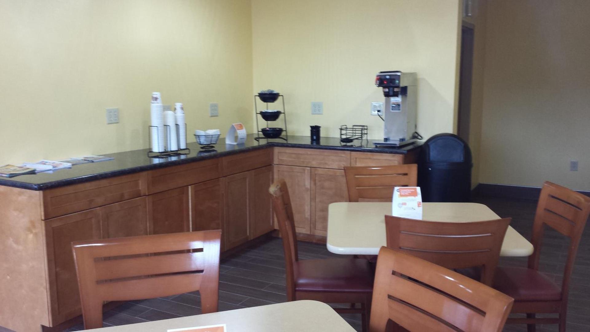 Rodeway Inn Joint Base Andrews Area photo 6