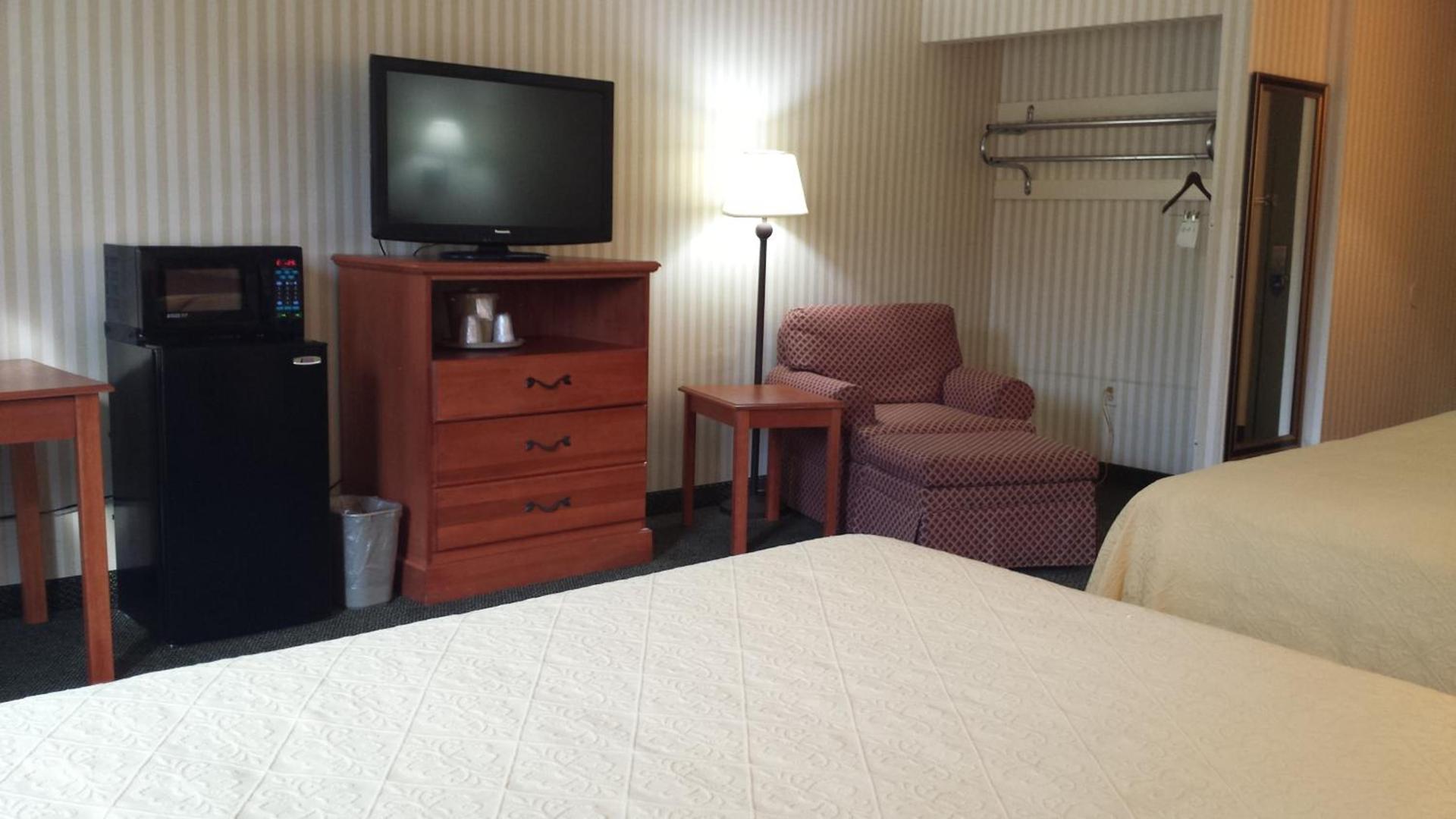 Rodeway Inn Joint Base Andrews Area photo 11