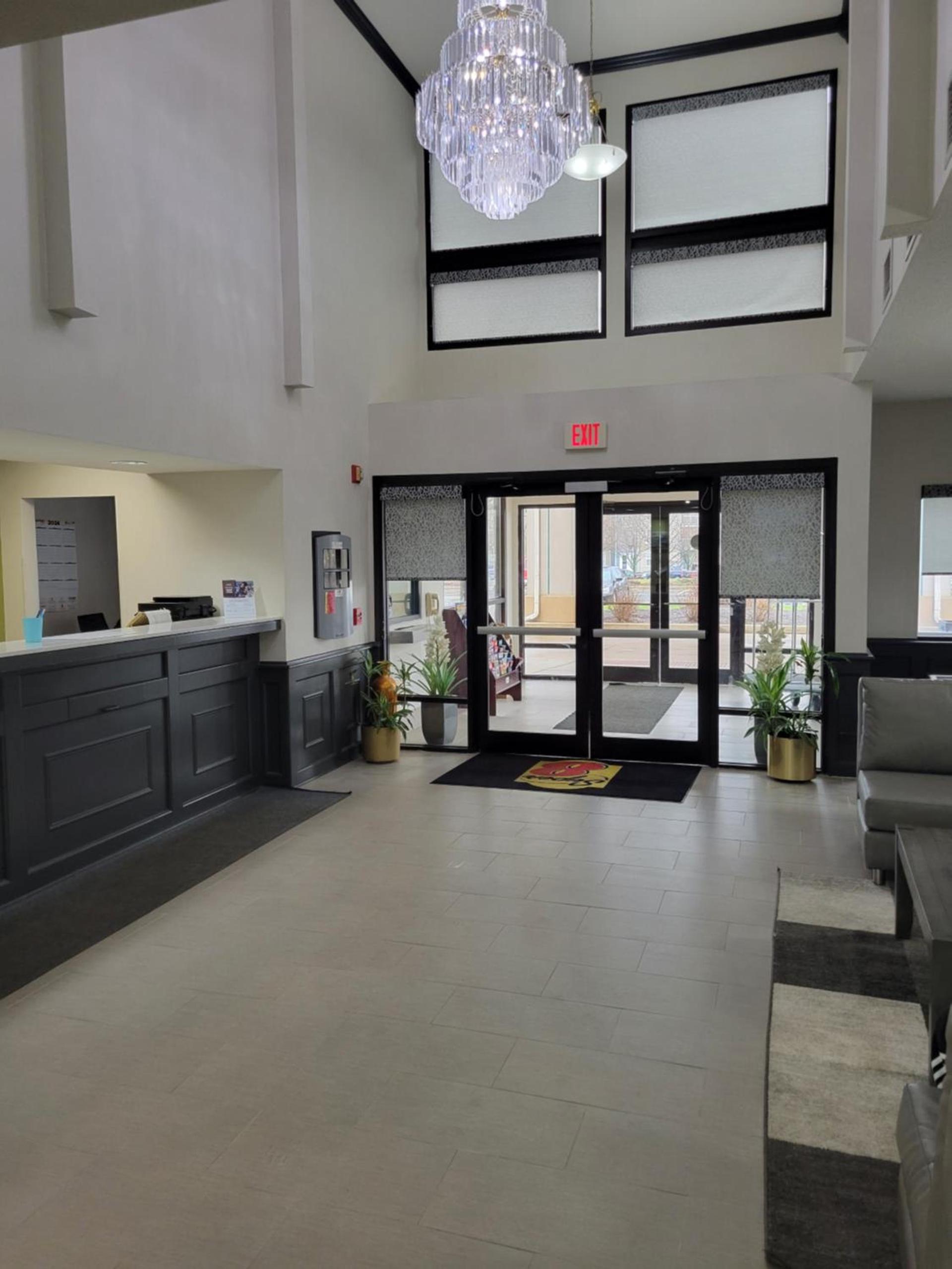Super 8 by Wyndham Aurora/Naperville Area photo 7