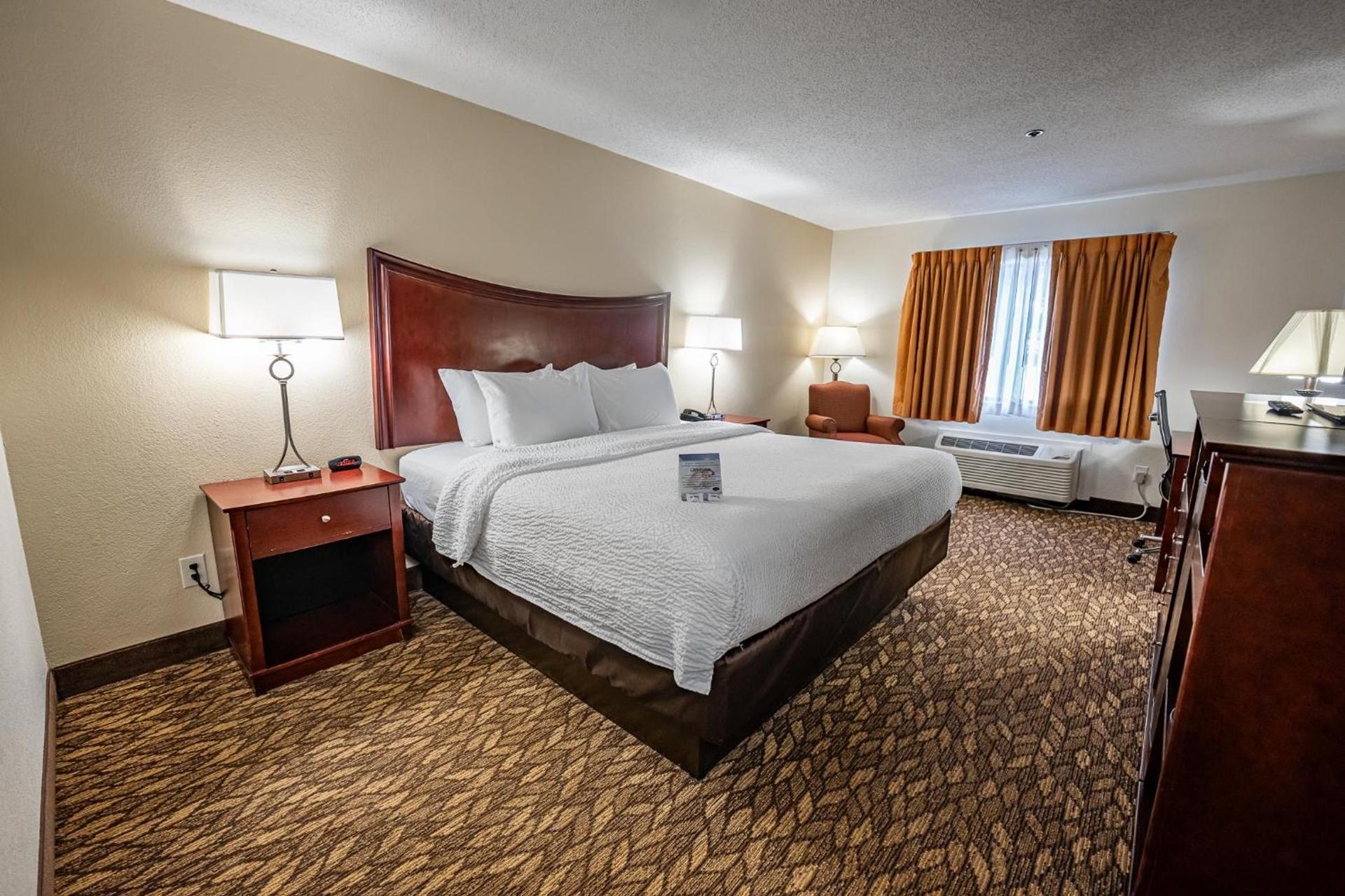 Christopher Inn and Suites photo 33
