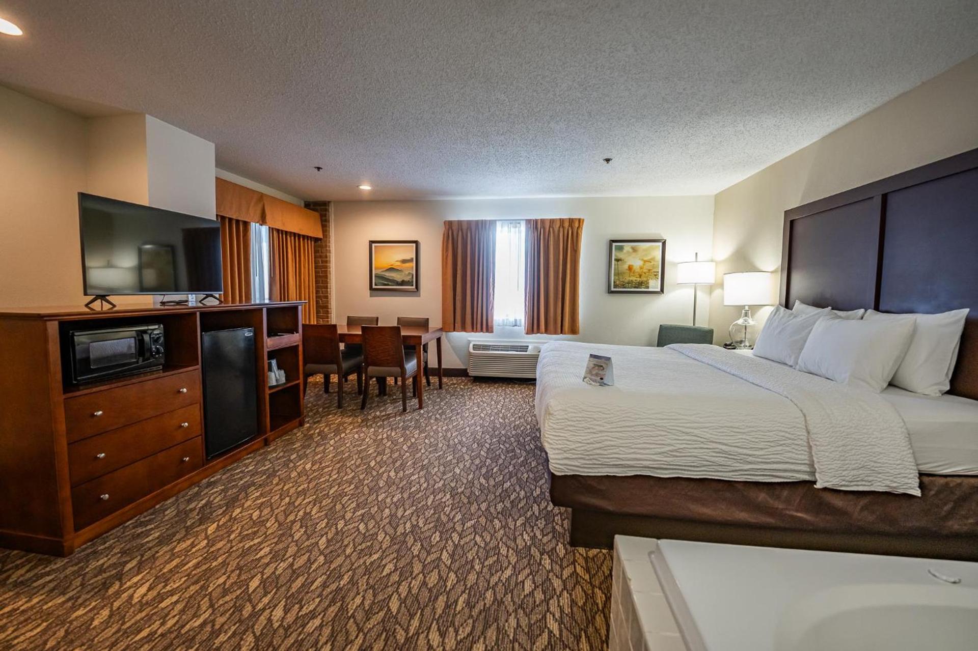 Christopher Inn and Suites photo 7