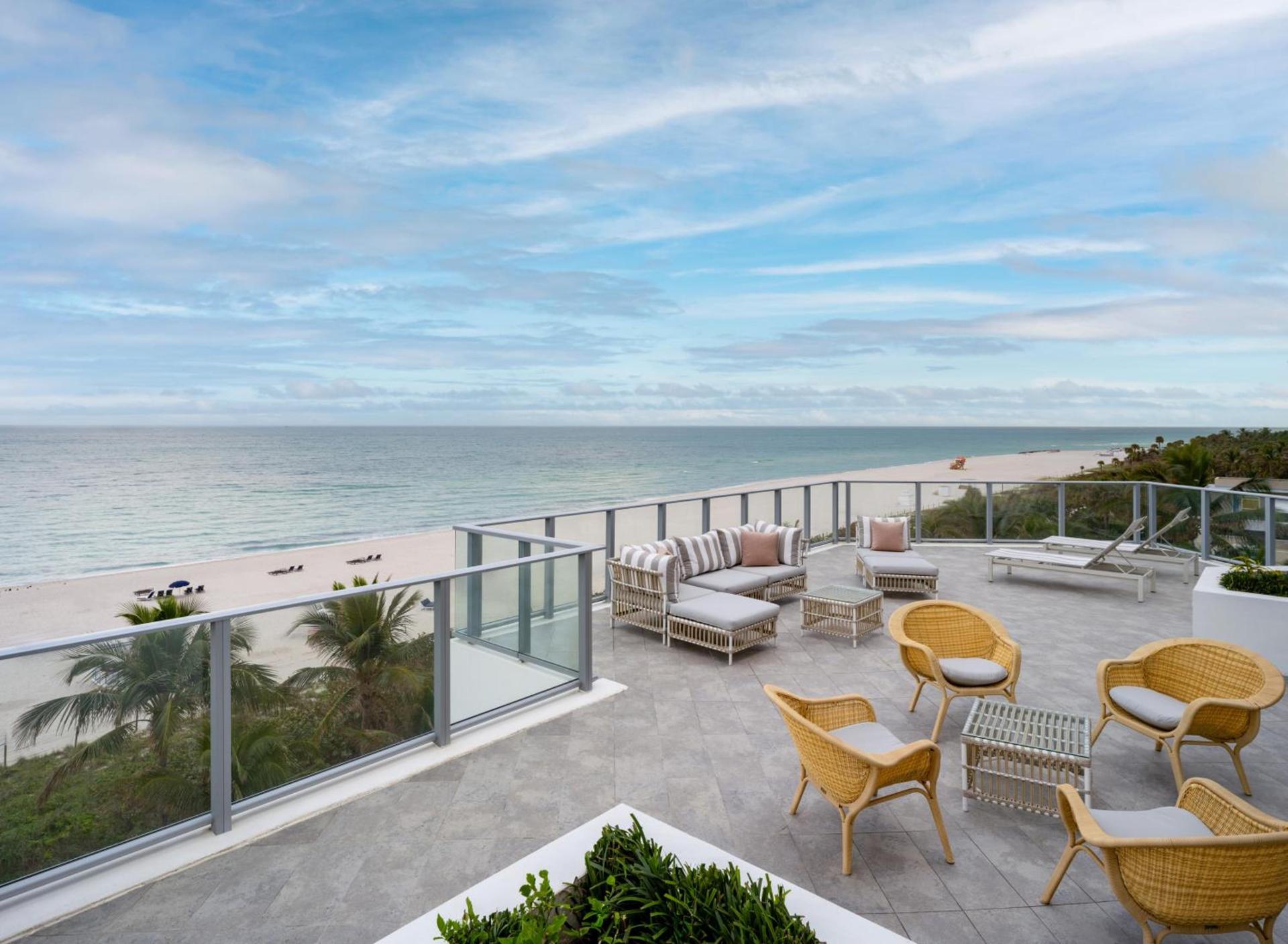 Cadillac Hotel & Beach Club, Autograph Collection photo 2